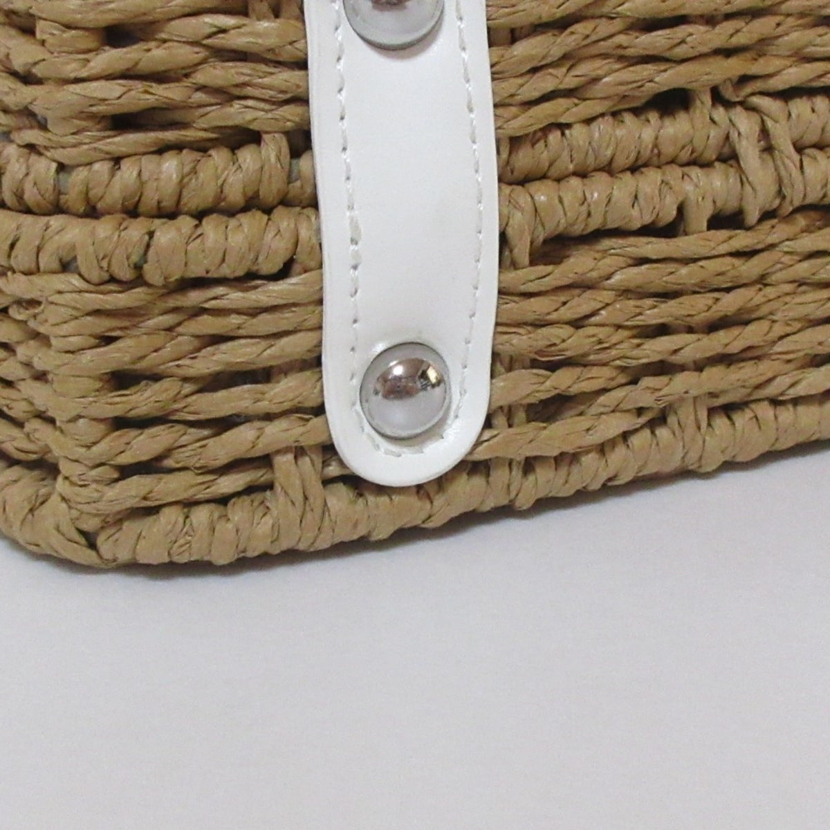 Marni Beige White Shoulder Bag (Pre-Owned)