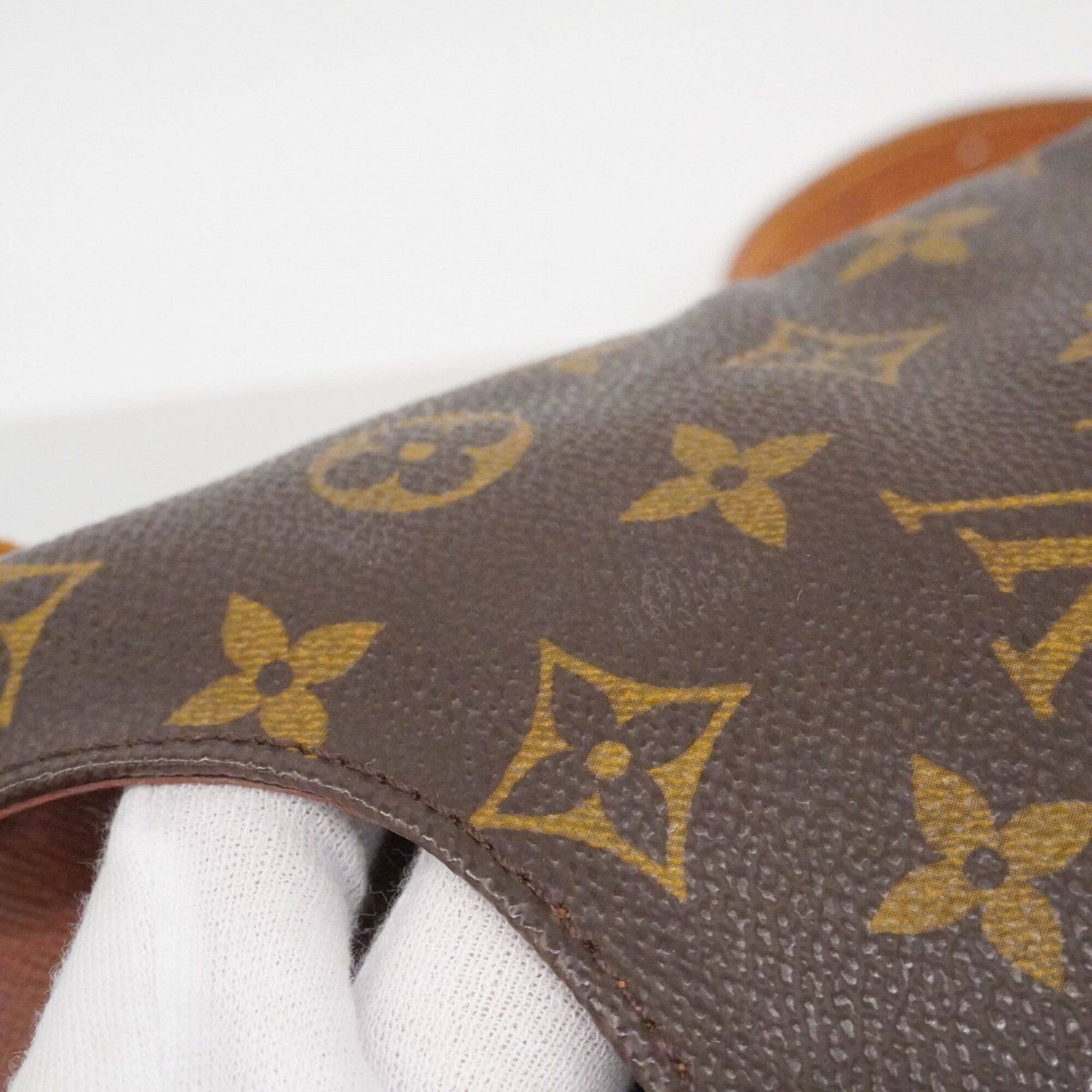 Louis Vuitton Brown Shoulder Bag (Pre-Owned)