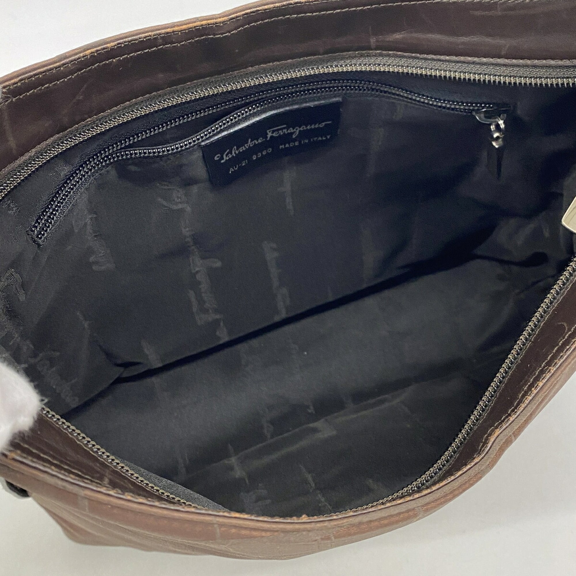 Salvatore Ferragamo Dark Brown Nylon Shoulder Bag (Pre-Owned)