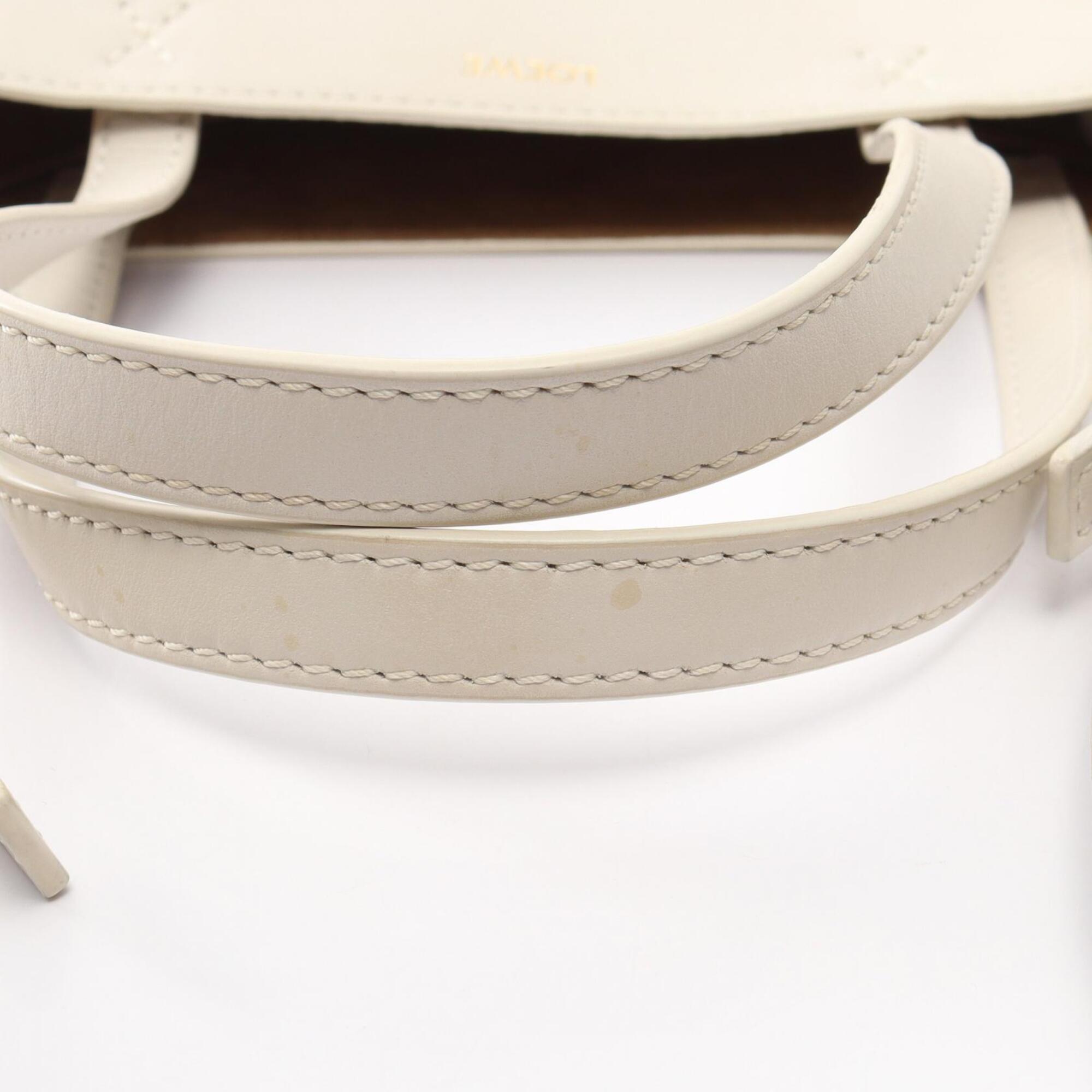 Loewe Beige Ivory Leather Handbag (Pre-Owned)