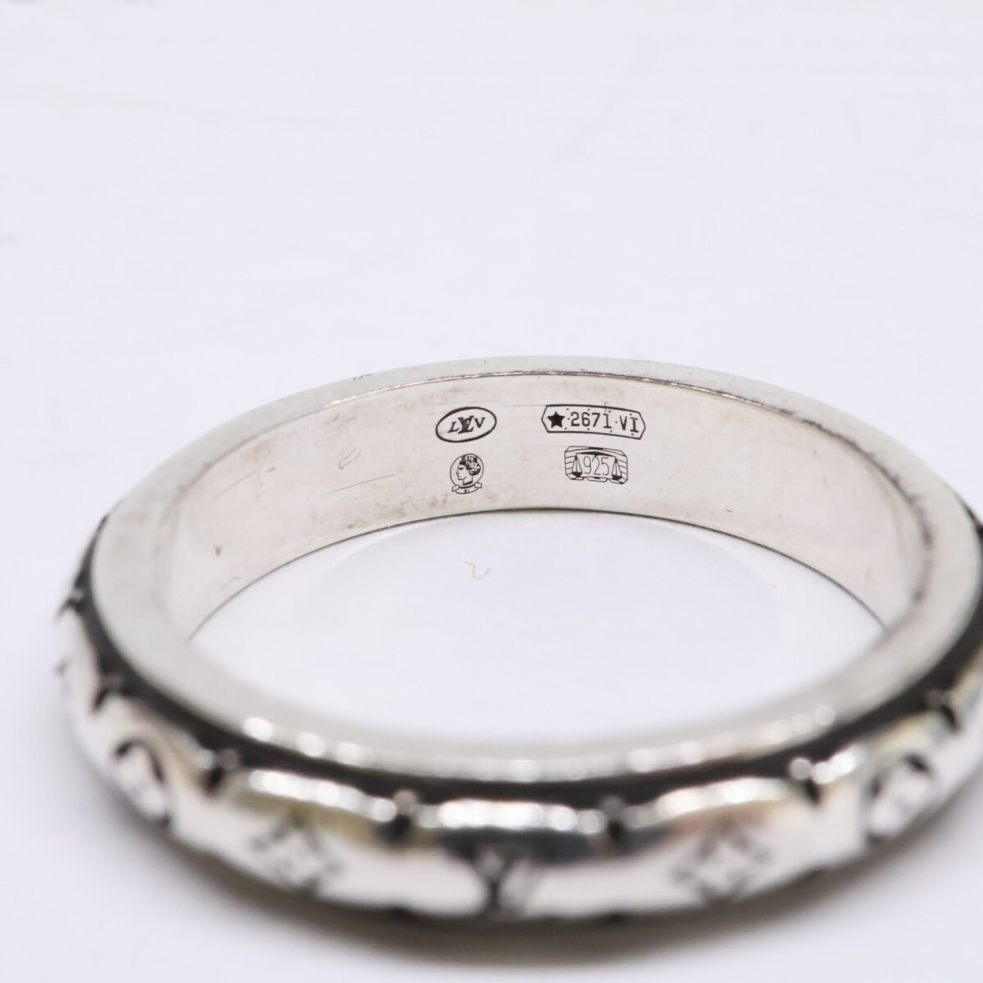 Louis Vuitton Silver Silver 925 Band Ring (Pre-Owned)
