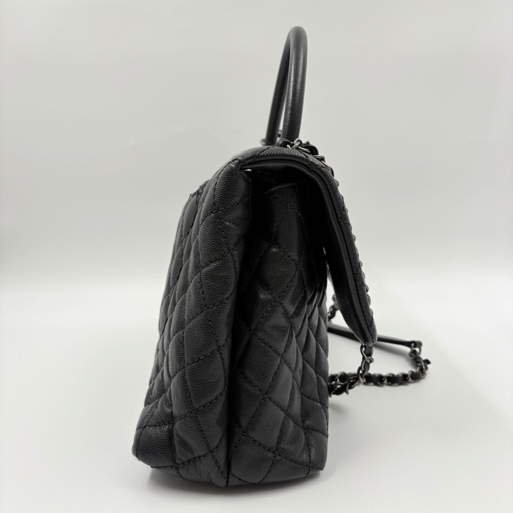 Chanel Matelasse Black Handbag (Pre-Owned)