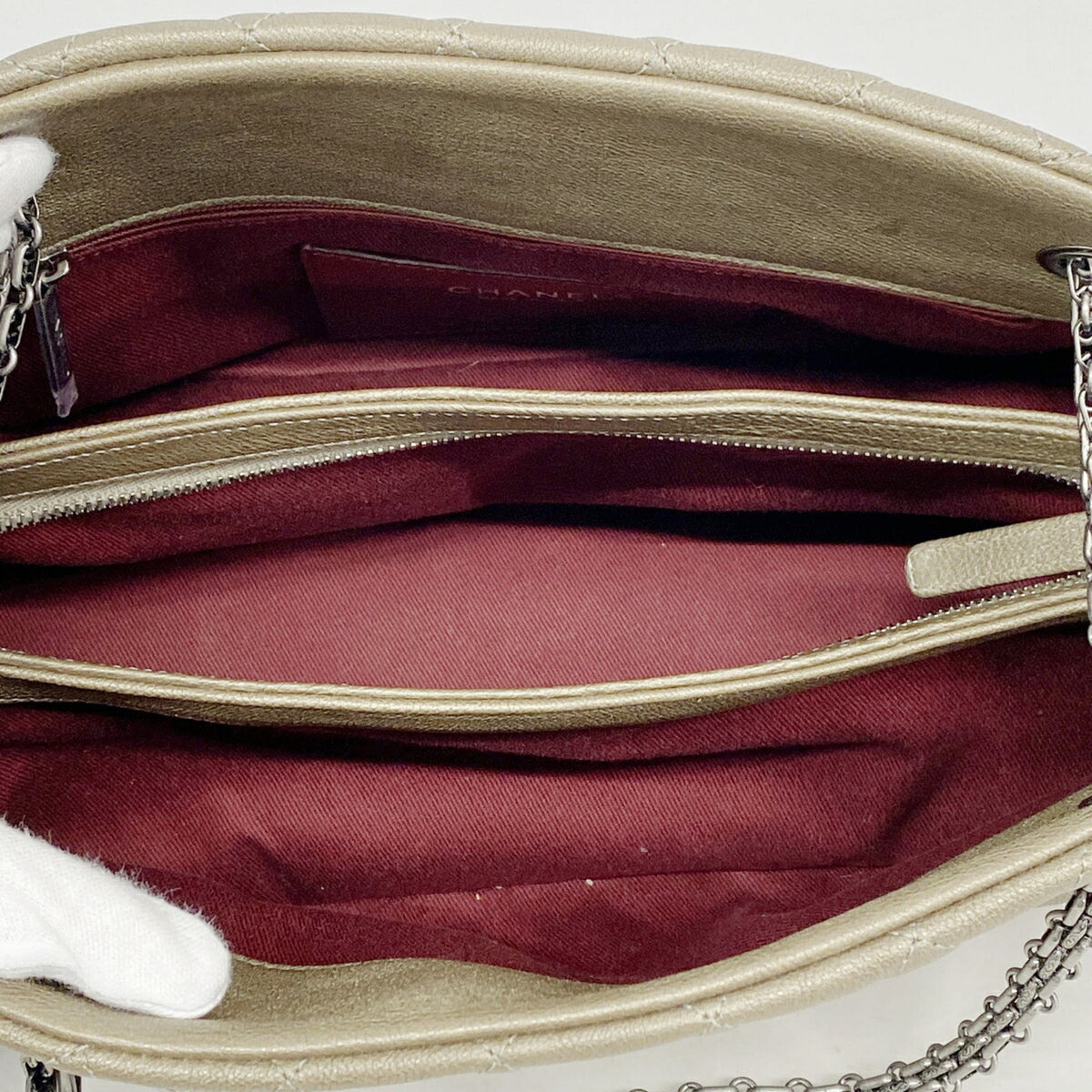 Chanel Khaki Leather Shoulder Bag (Pre-Owned)