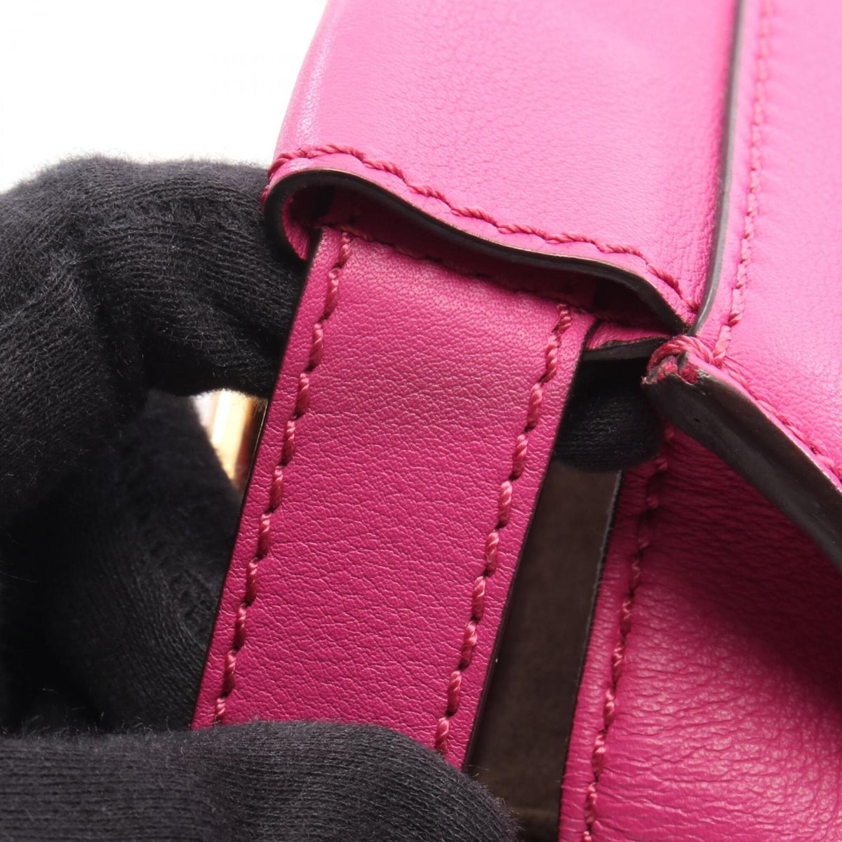 Fendi Pink Leather Handbag (Pre-Owned)