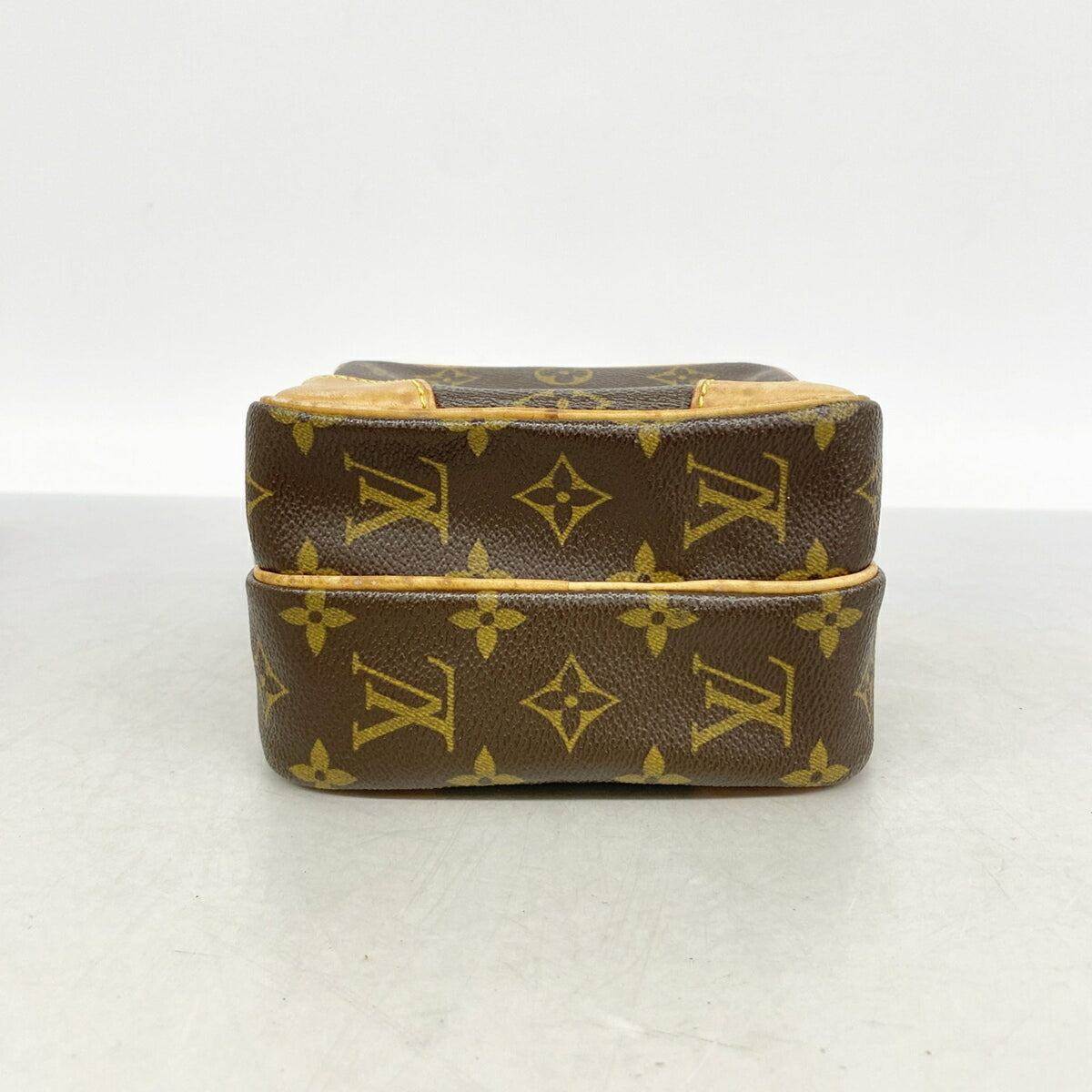 Louis Vuitton Brown Shoulder Bag (Pre-Owned)