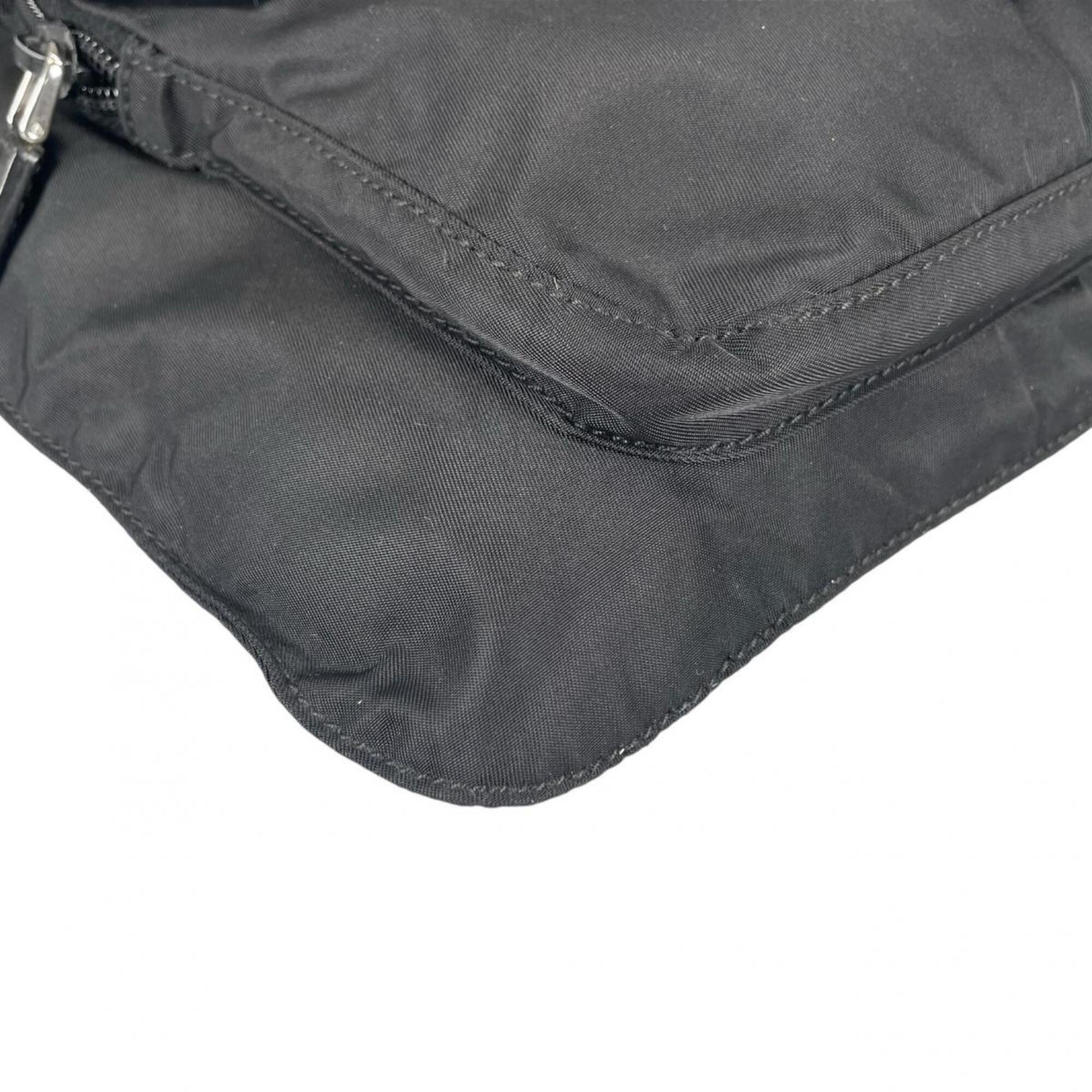 Prada Black Nylon Shoulder Bag (Pre-Owned)