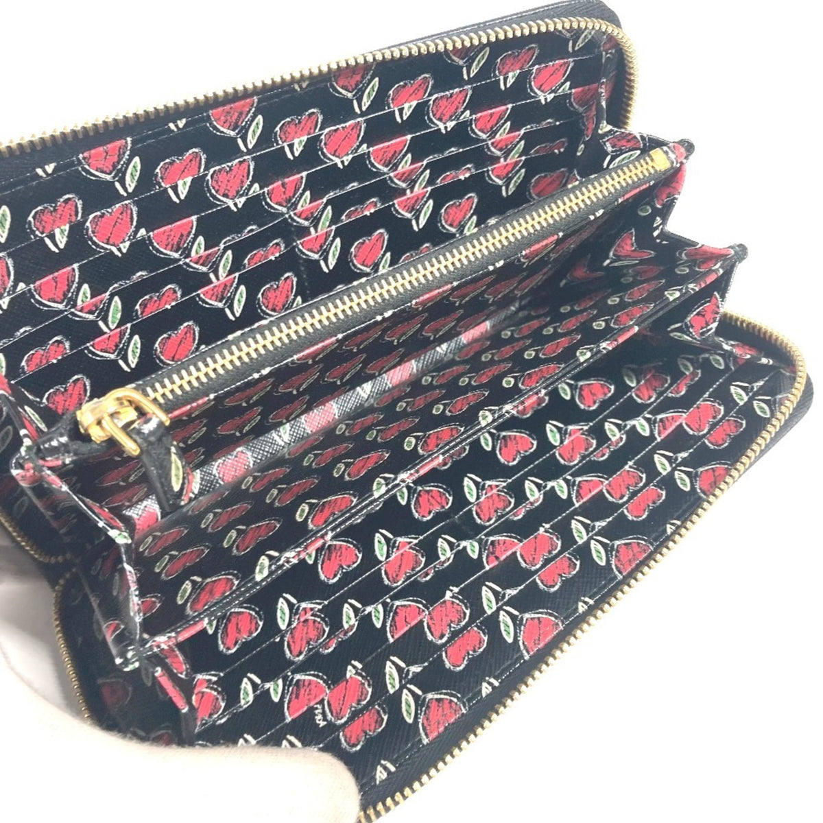 Prada Black Leather Long Wallet (Bi-Fold) (Pre-Owned)