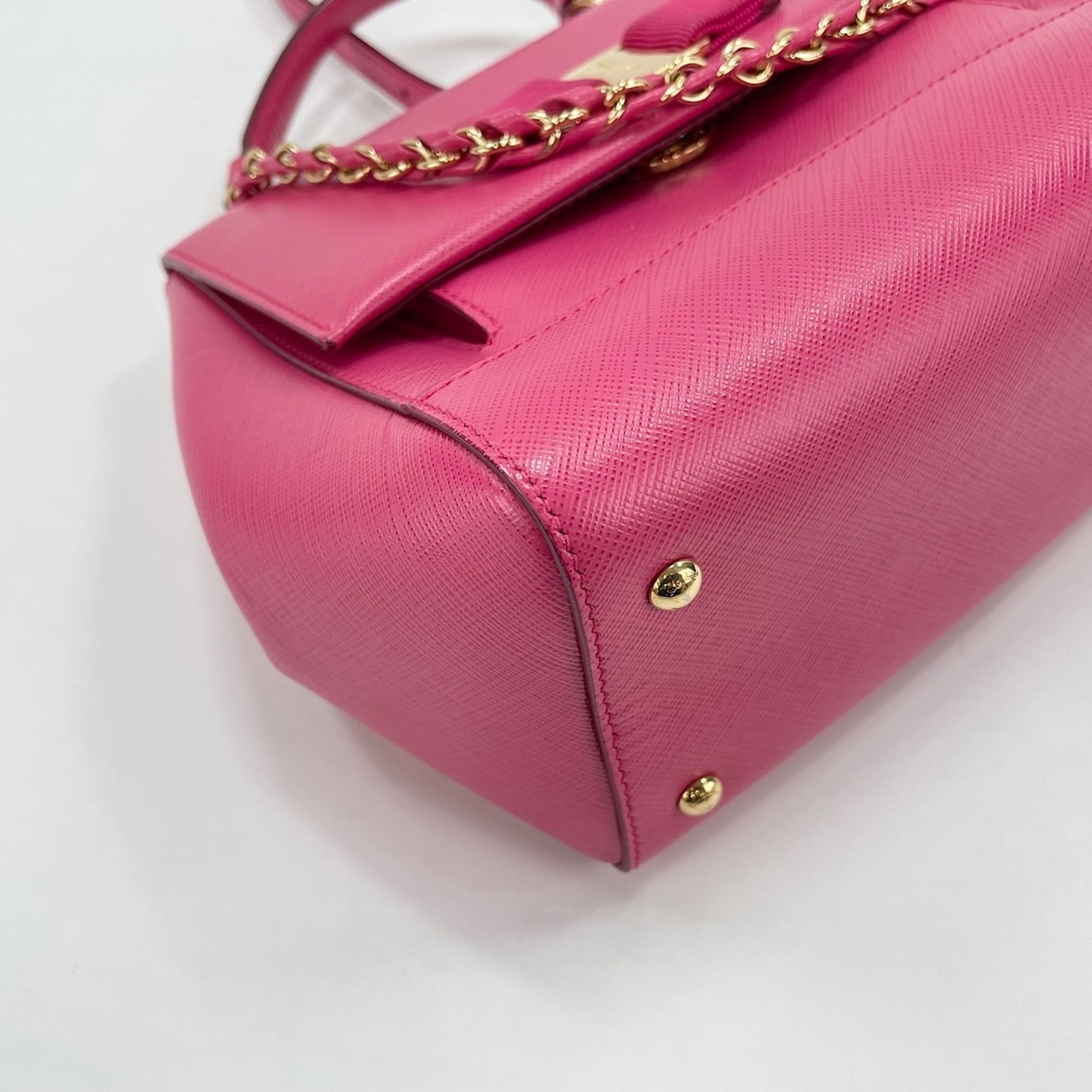 Salvatore Ferragamo Pink Shoulder Bag (Pre-Owned)