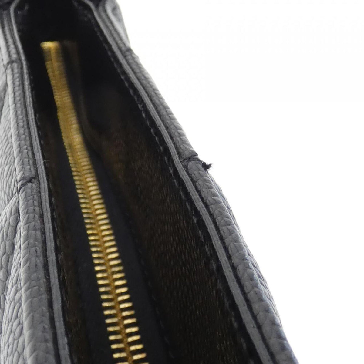 Chanel Black Grained Calfskin Handbag (Pre-Owned)