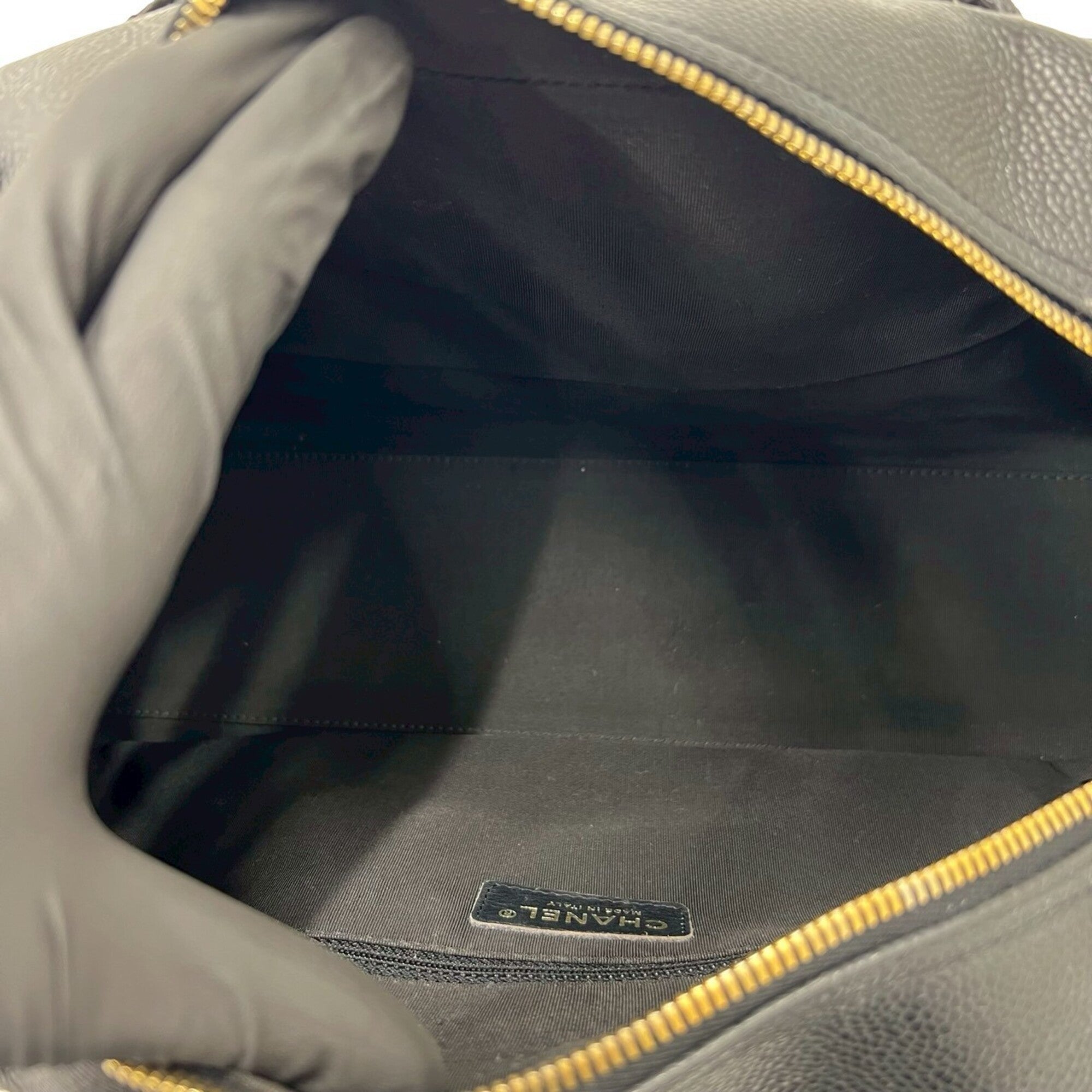 Chanel Black Grained Calfskin Handbag (Pre-Owned)