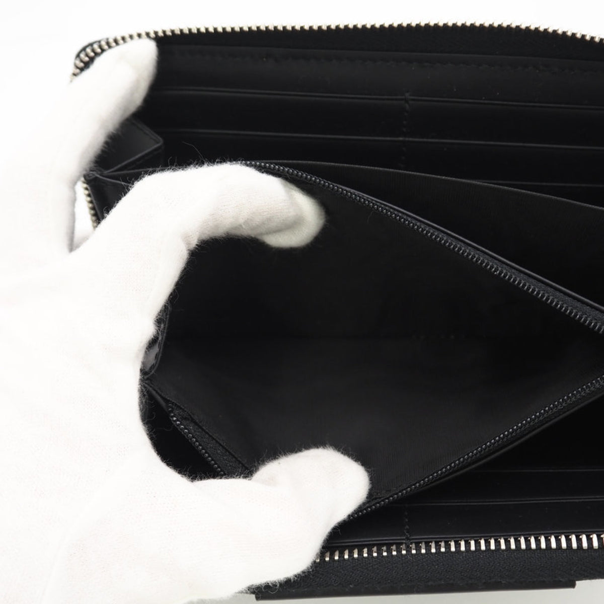 Gucci Beige Black Leather Long Wallet (Bi-Fold) (Pre-Owned)