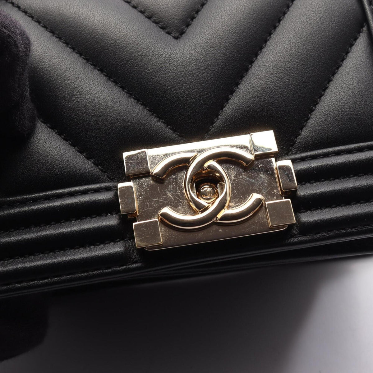 Chanel Black Leather Handbag Shoulder Bag (Pre-Owned)