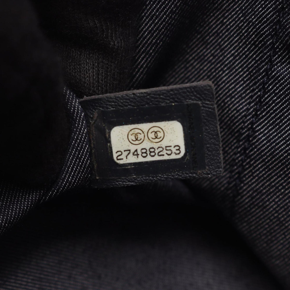 Chanel Black Leather Handbag (Pre-Owned)