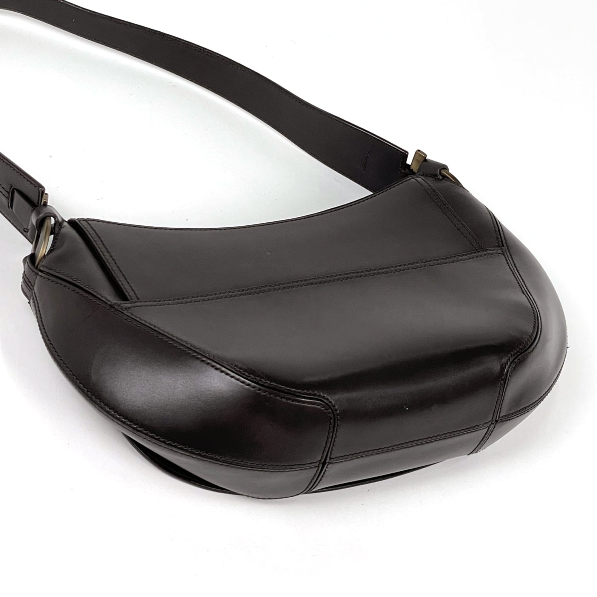 Salvatore Ferragamo Gancini Brown Leather Shoulder Bag (Pre-Owned)