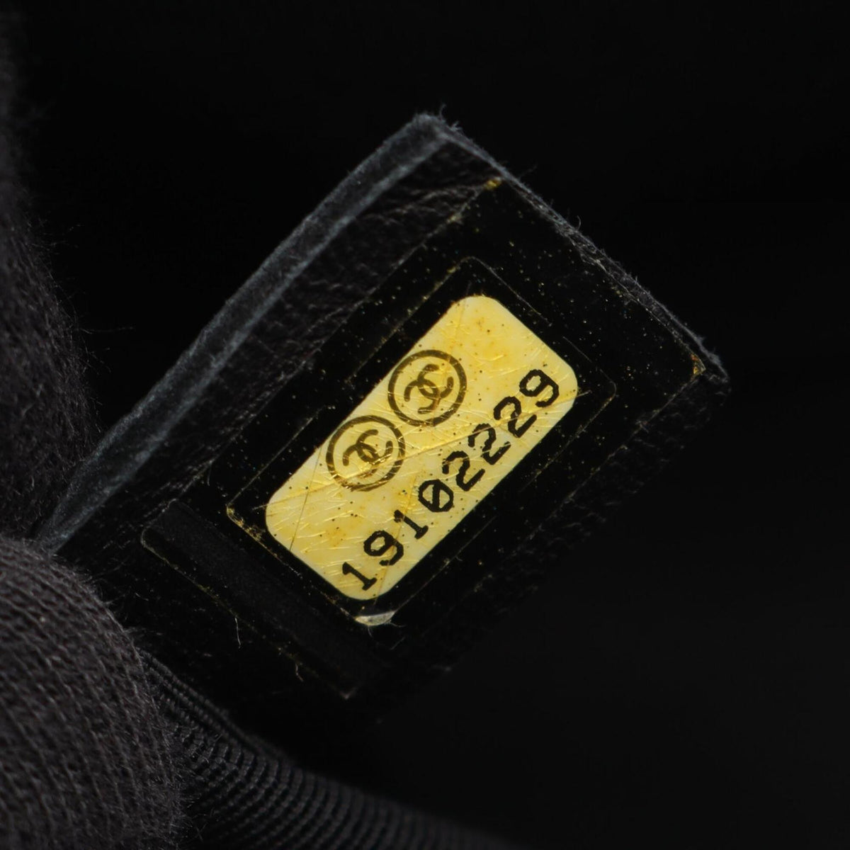 Chanel Black Leather Handbag Shoulder Bag (Pre-Owned)