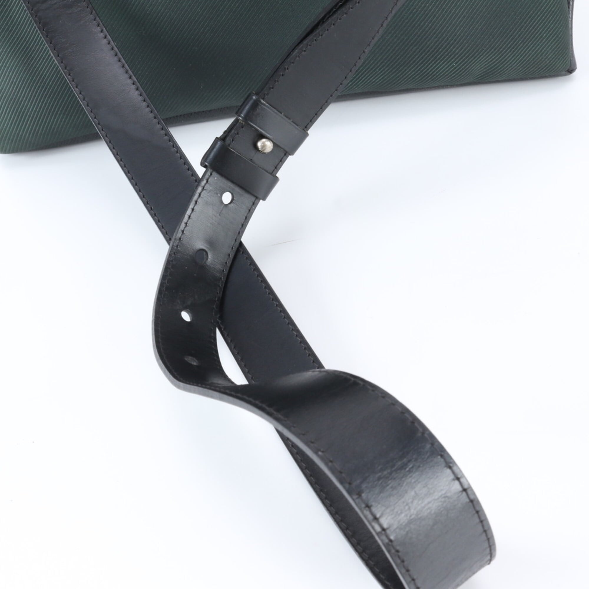 Louis Vuitton Taiga Ardoise Taiga Leather Shoulder Bag (Pre-Owned)