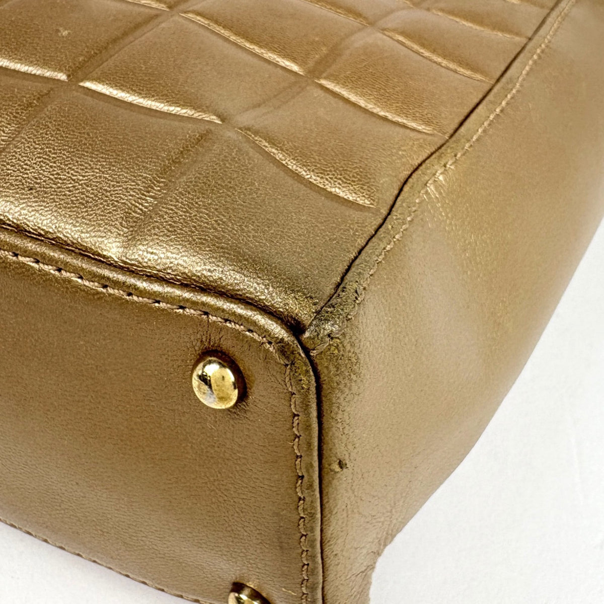 Chanel Chocolate Bar Gold Leather Shoulder Bag (Pre-Owned)