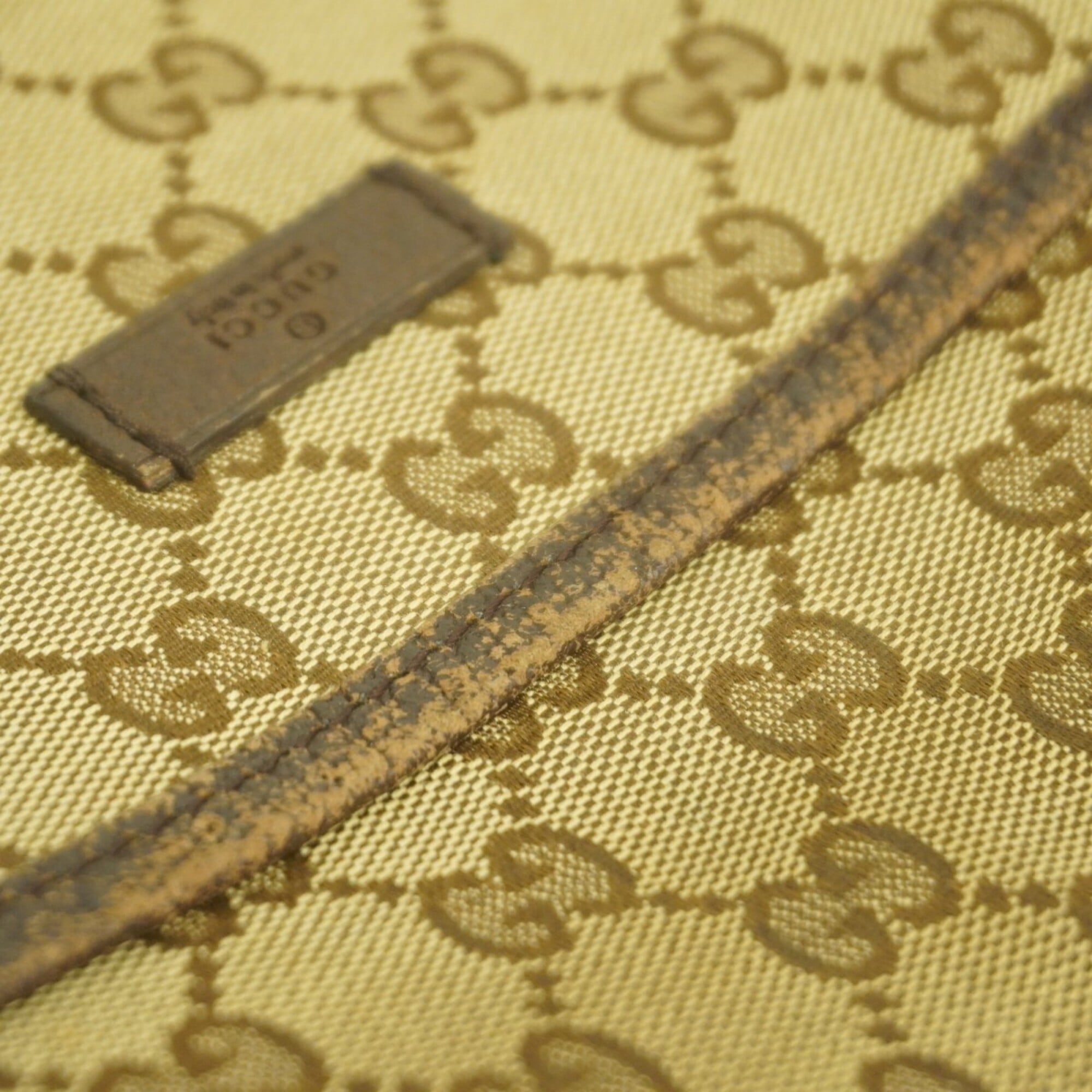 Gucci Beige Canvas Shoulder Bag (Pre-Owned)