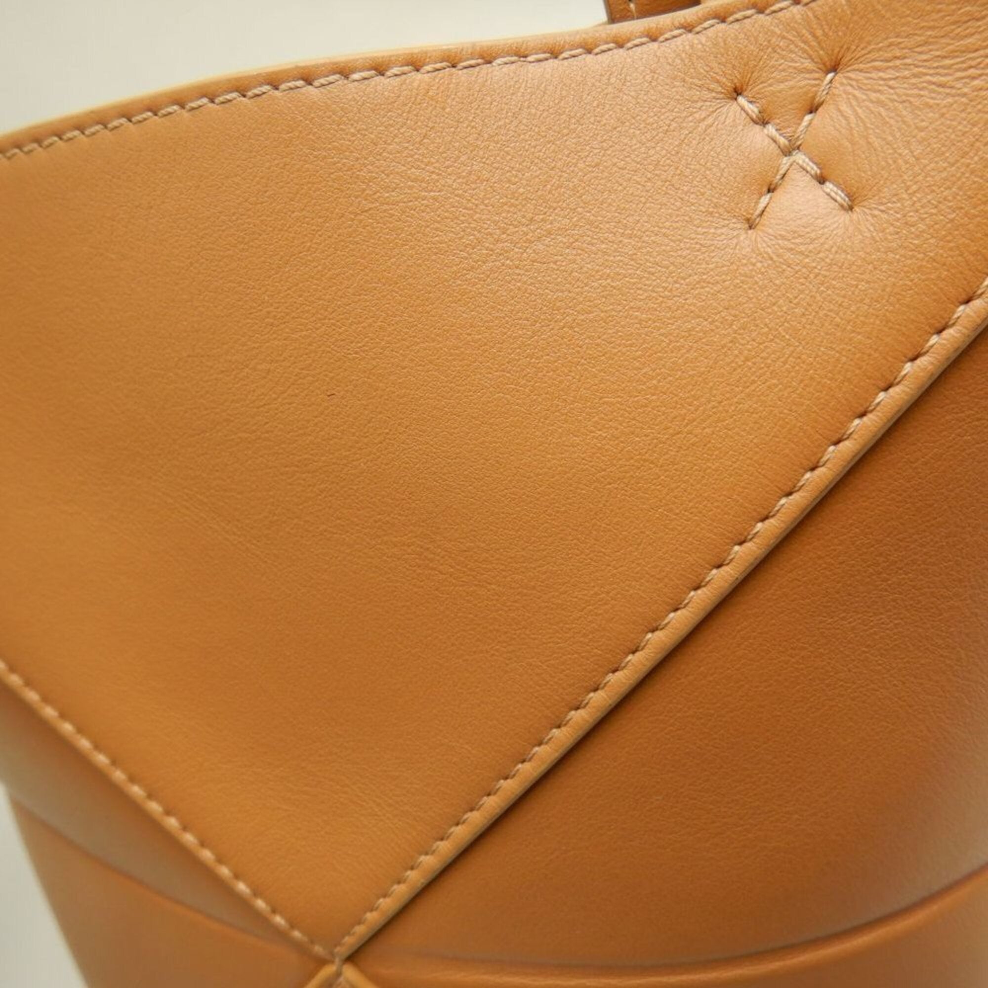 Loewe Gold Leather Tote Bag (Pre-Owned)