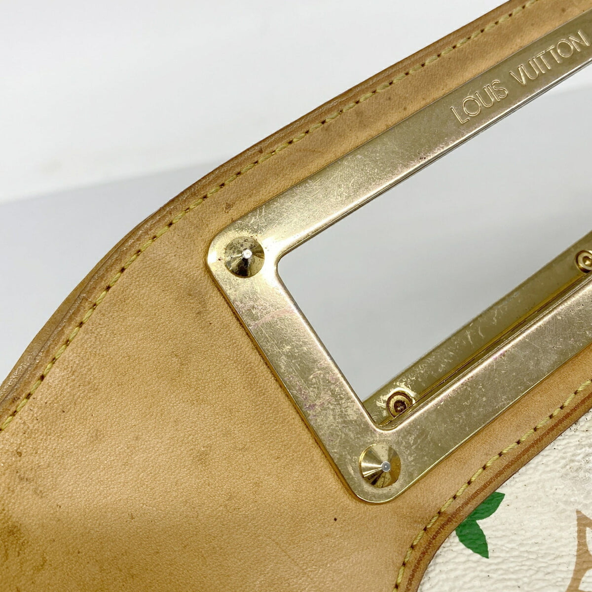 Louis Vuitton Blanc Handbag (Pre-Owned)