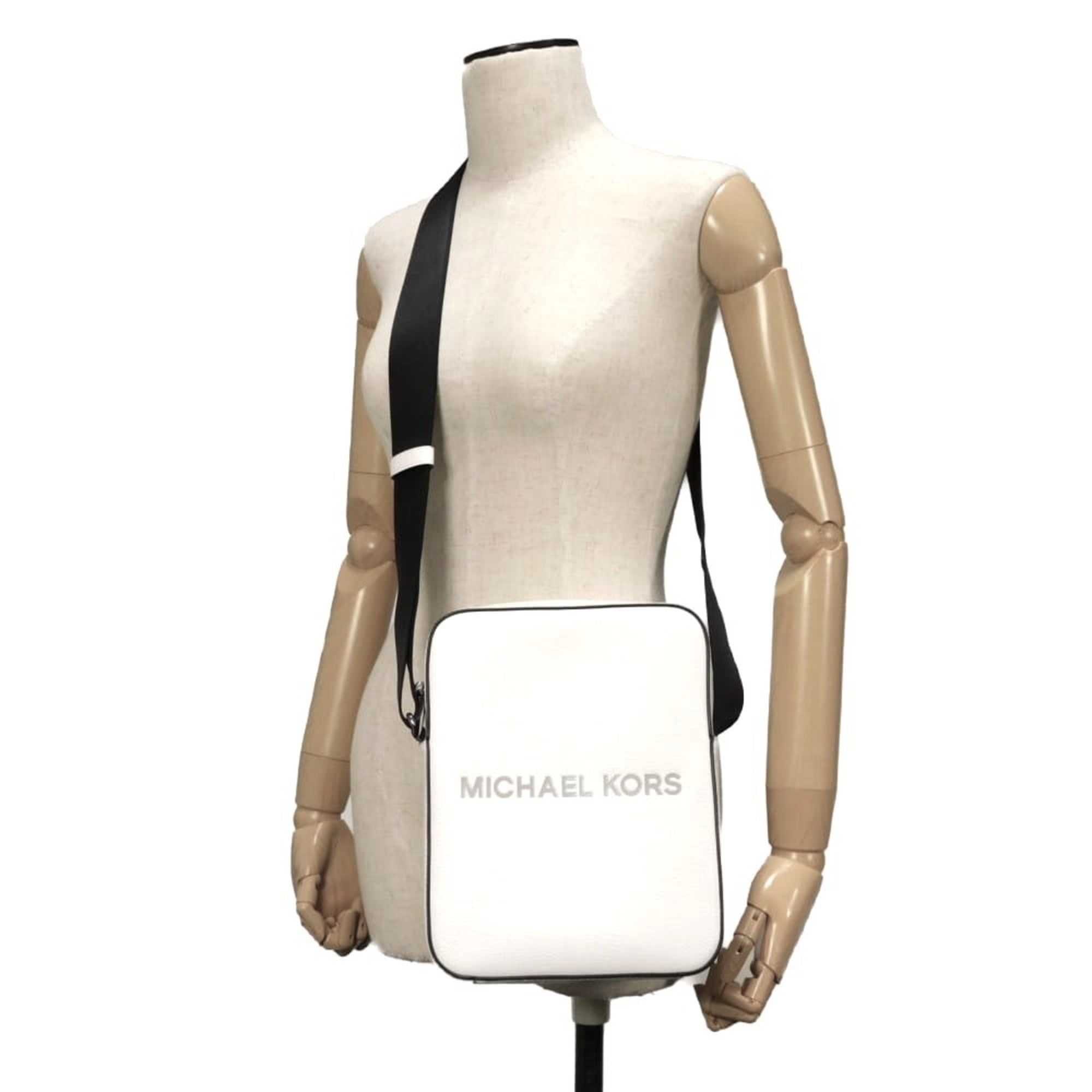 Michael Kors White Leather Shoulder Bag (Pre-Owned)