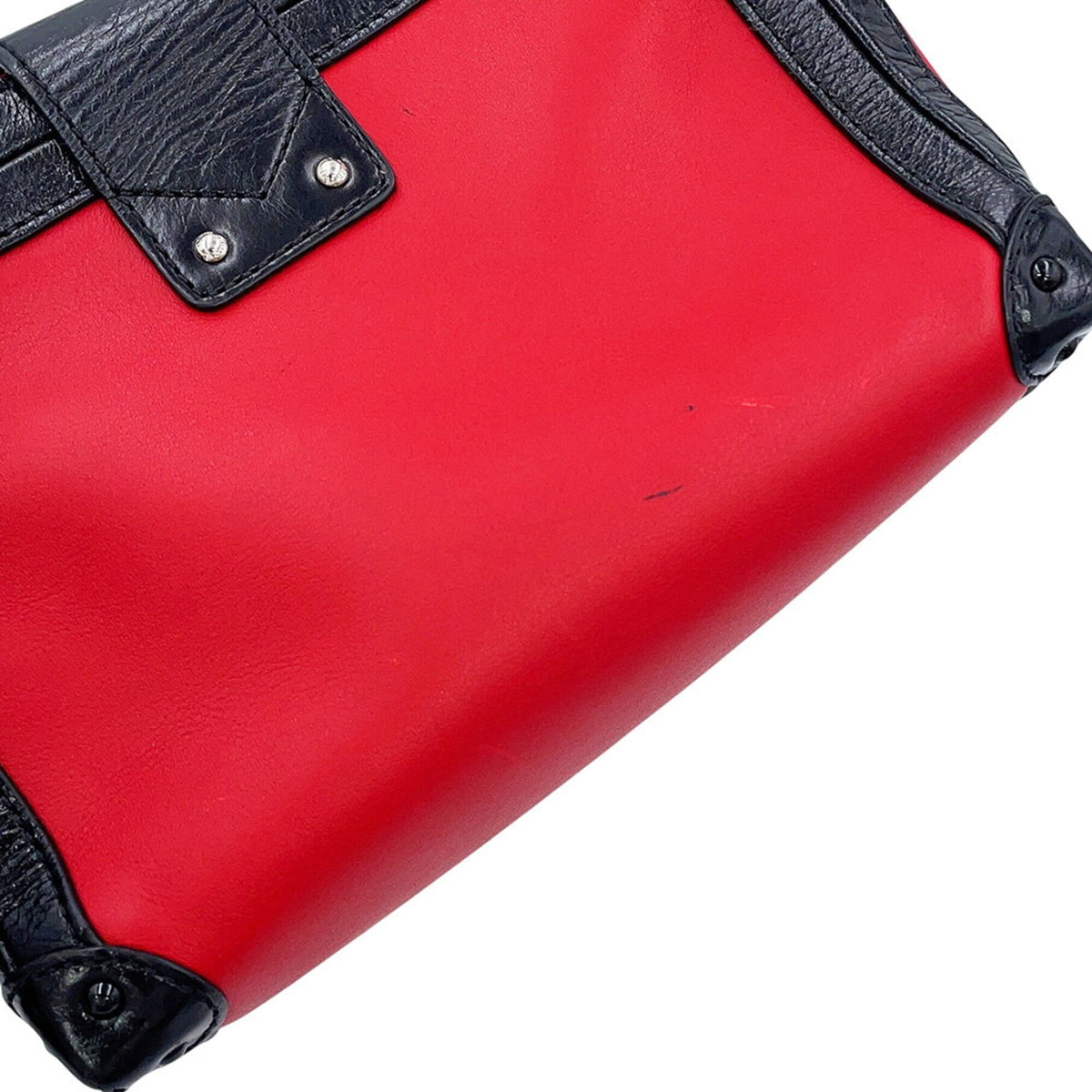 Louis Vuitton Noir Red Color Leather Shoulder Bag (Pre-Owned)