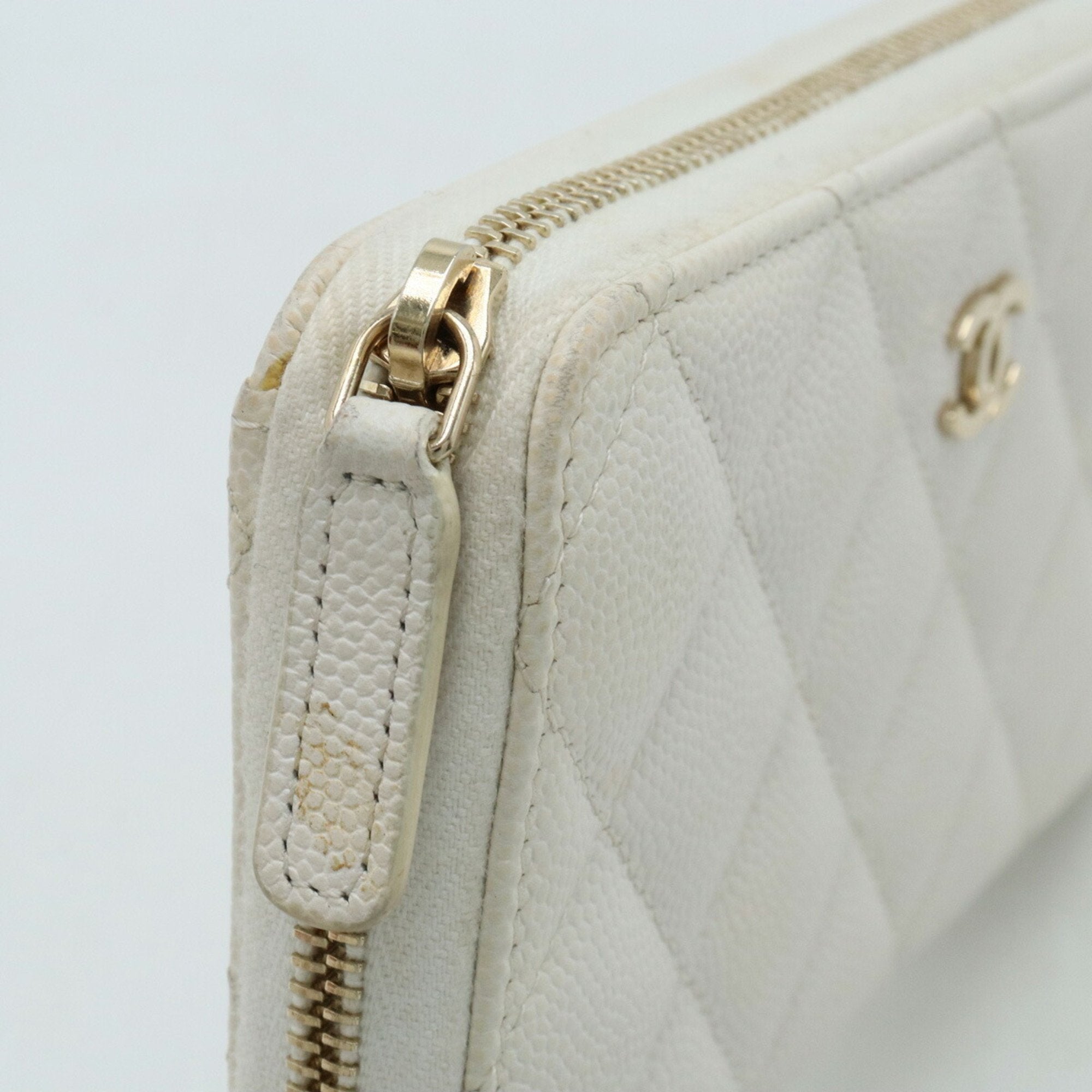 Chanel White Caviar Leather Long Wallet (Bi-Fold) (Pre-Owned)