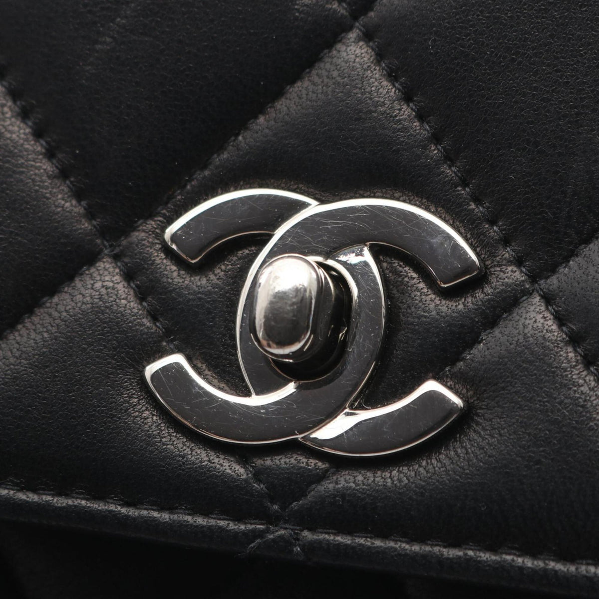 Chanel Black Leather Handbag Shoulder Bag (Pre-Owned)