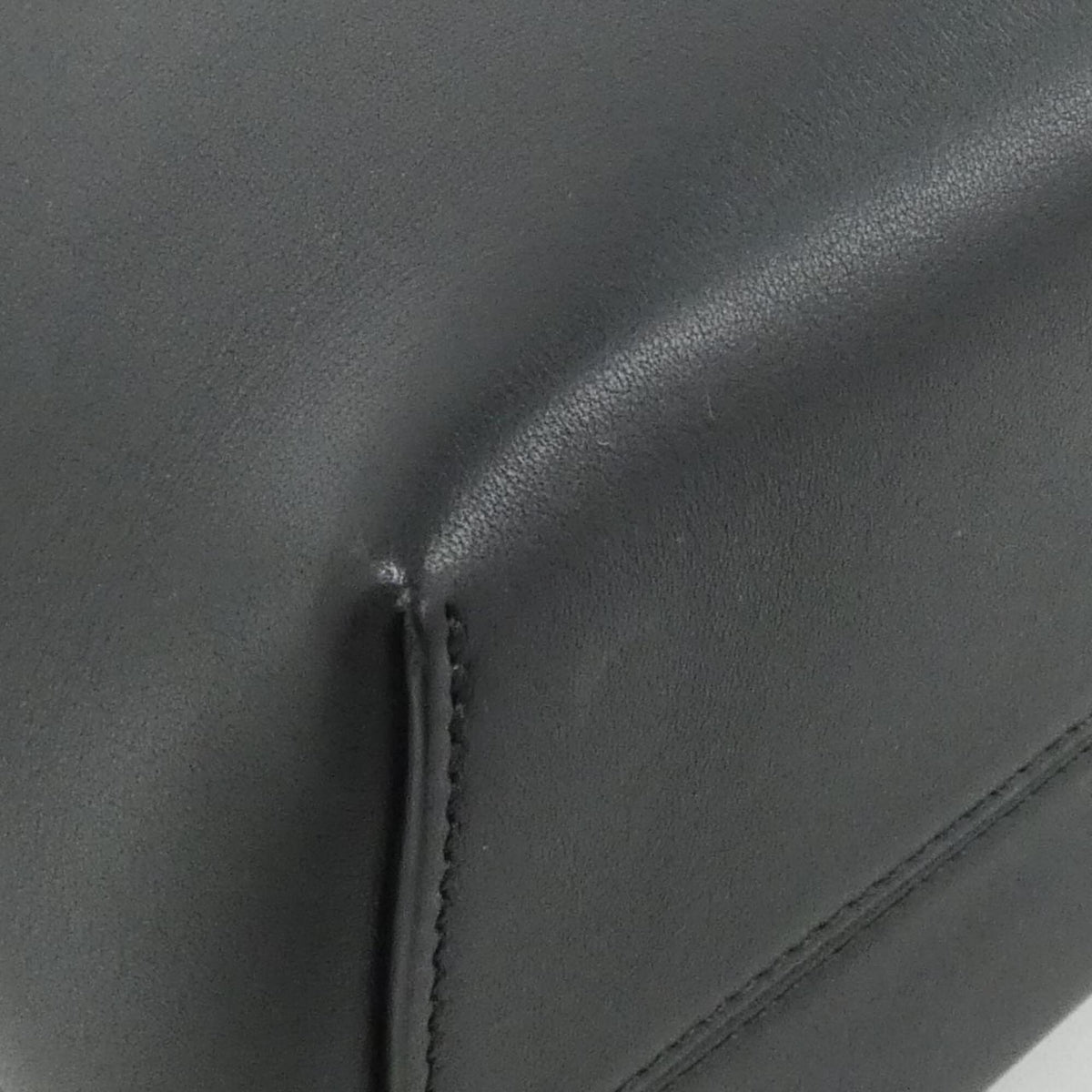 Fendi Black Leather Handbag (Pre-Owned)