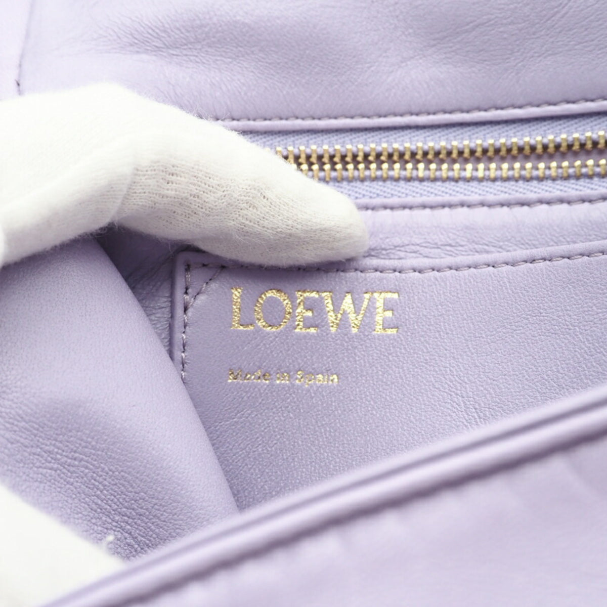 Loewe Purple Leather Shoulder Bag (Pre-Owned)