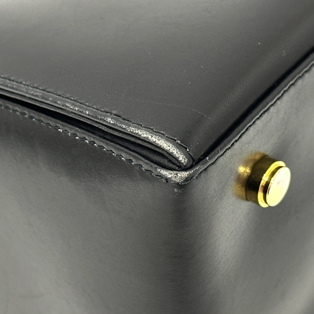 Salvatore Ferragamo Black Leather Handbag Shoulder Bag (Pre-Owned)