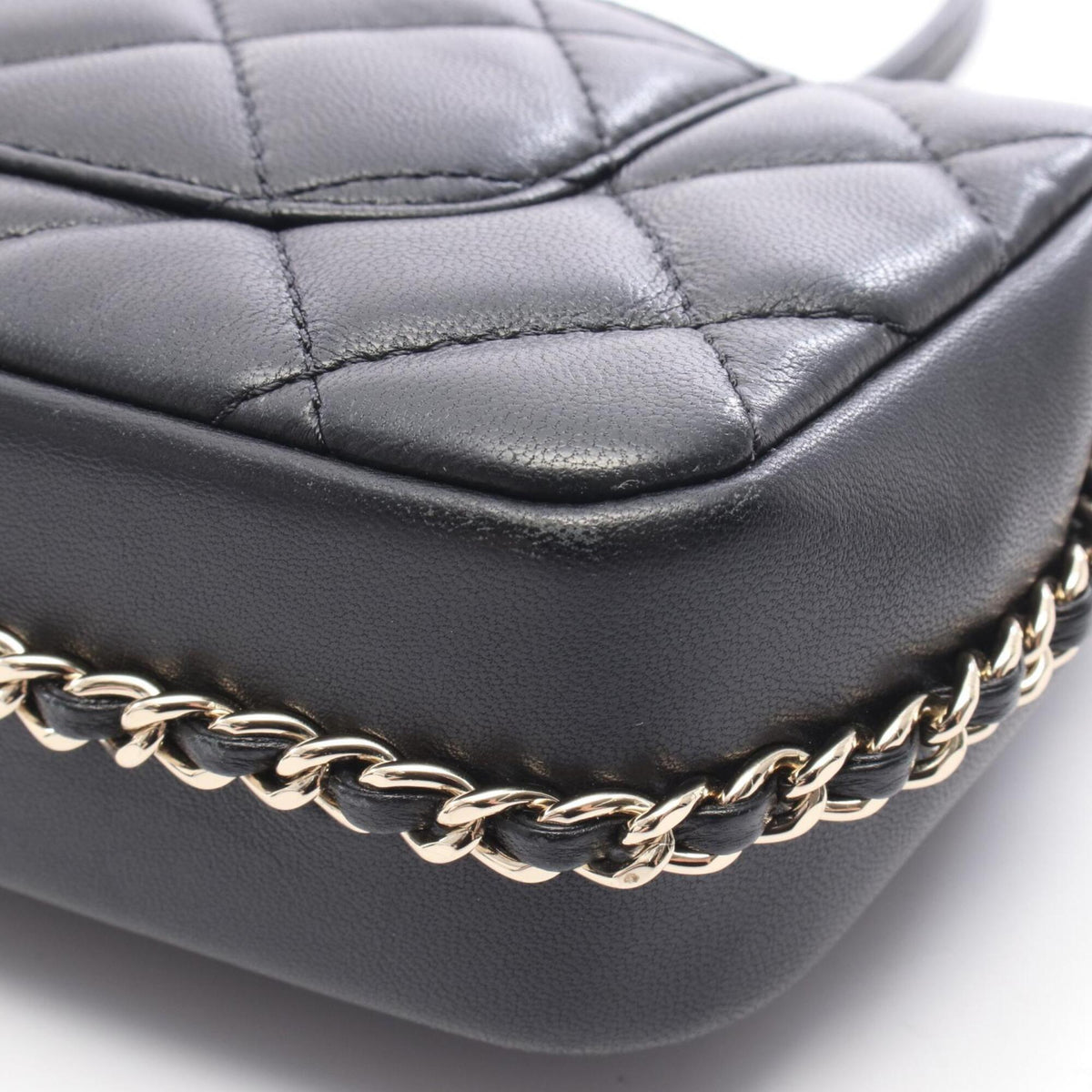 Chanel Black Leather Handbag Shoulder Bag (Pre-Owned)