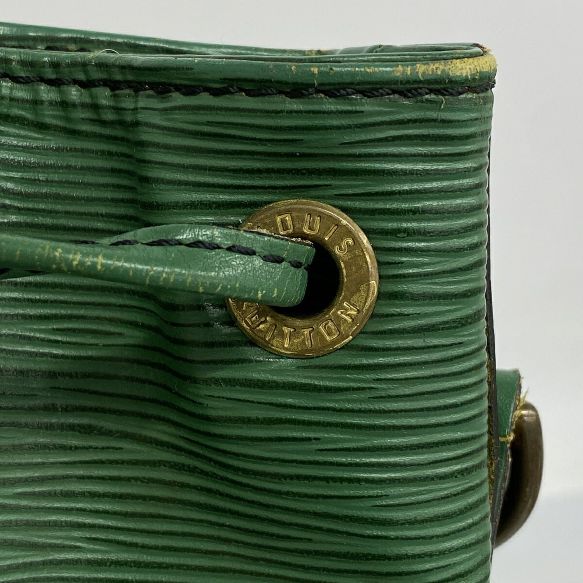 Louis Vuitton Borneo Green Shoulder Bag (Pre-Owned)