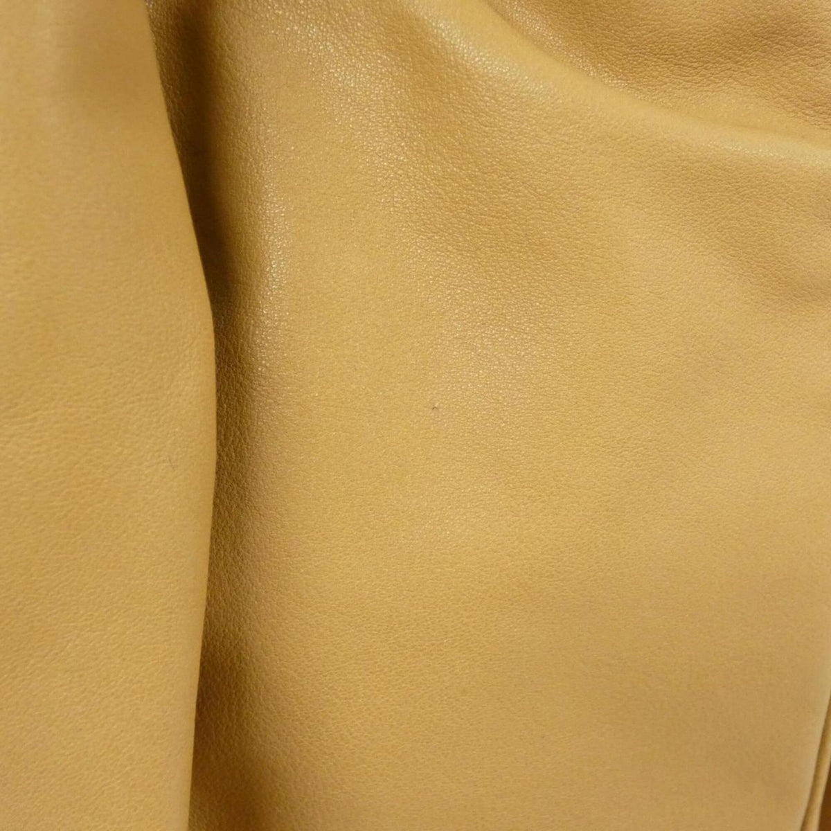 Fendi Beige Leather Shoulder Bag (Pre-Owned)