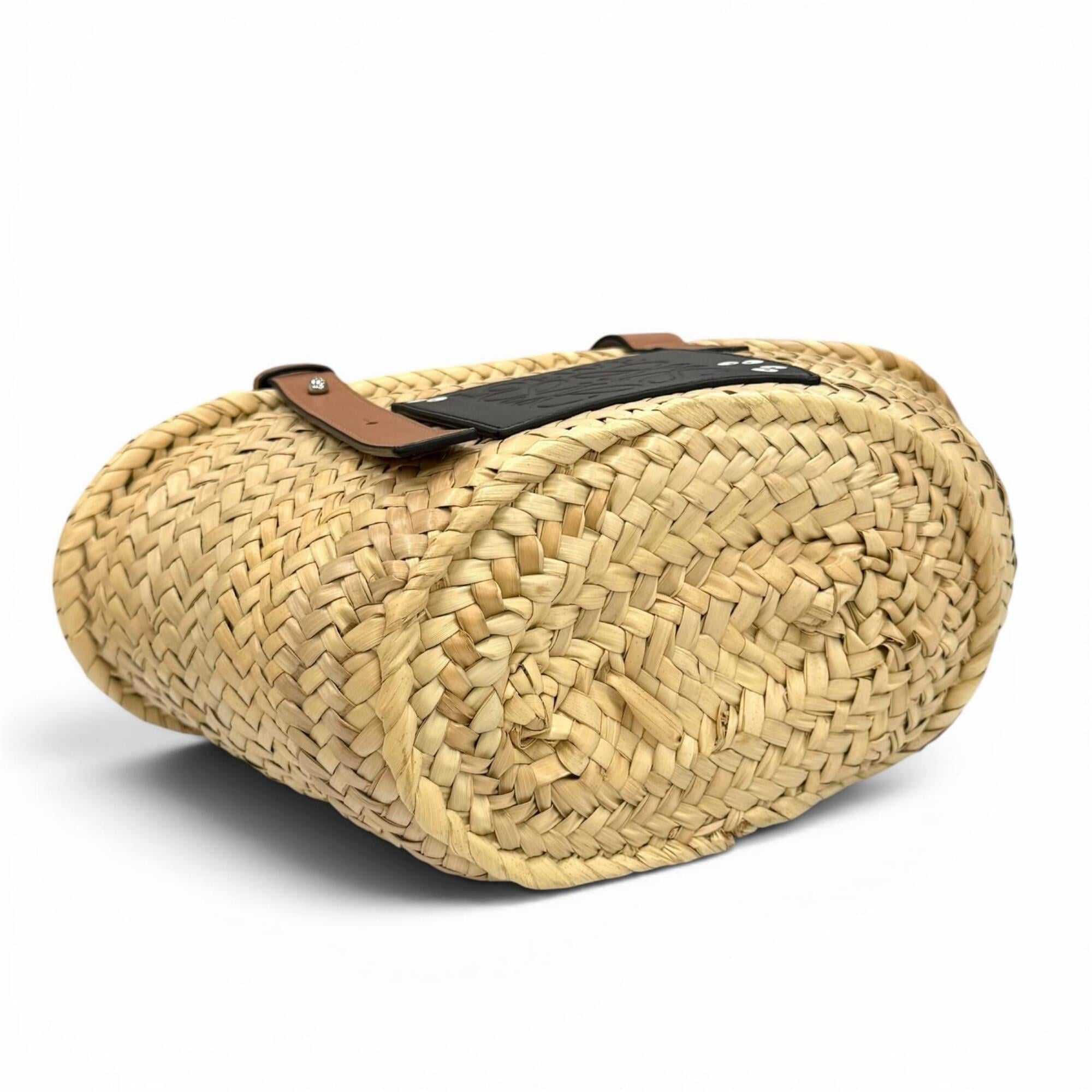 Loewe Black Leather Basket (Pre-Owned)