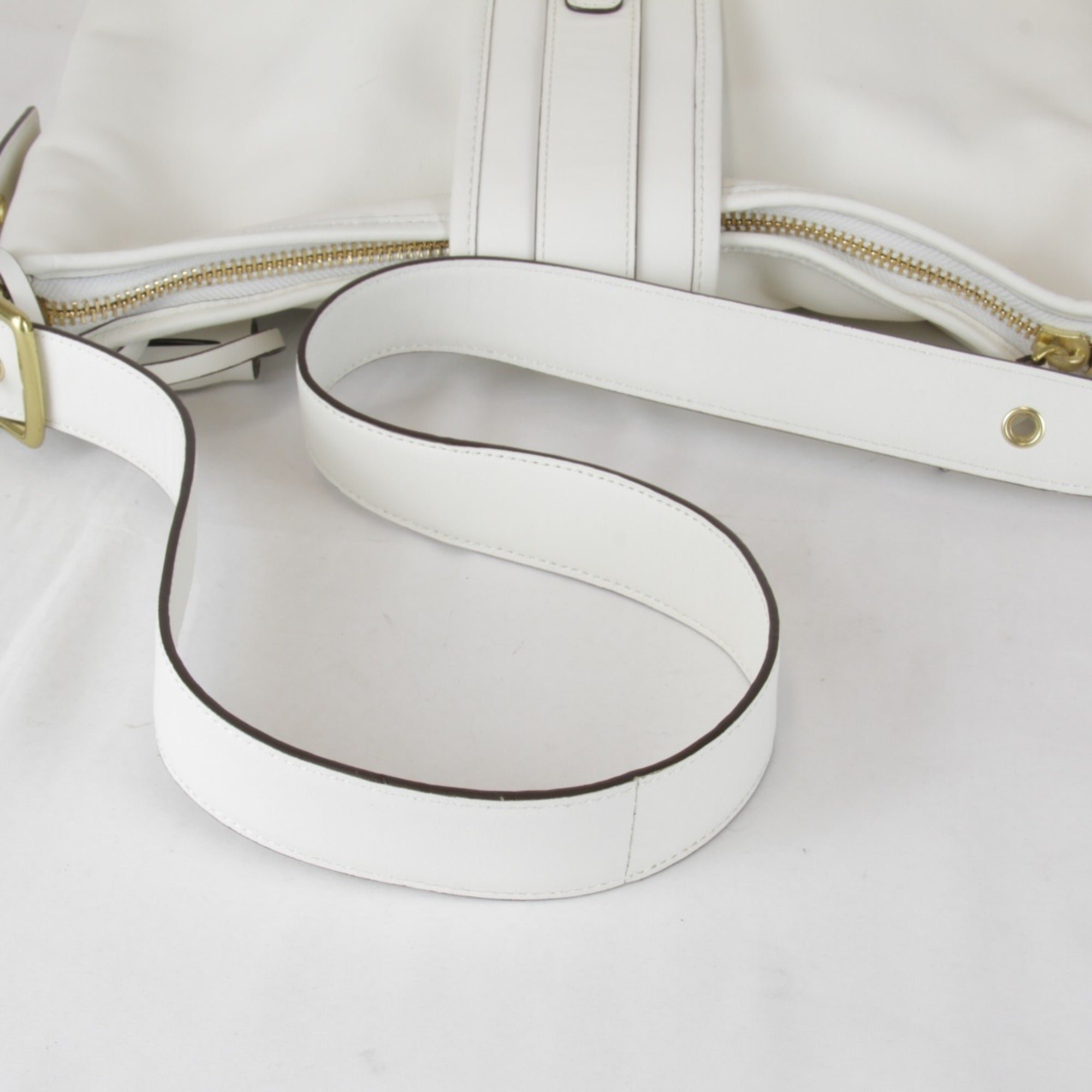 Coach White Leather Shoulder Bag (Pre-Owned)