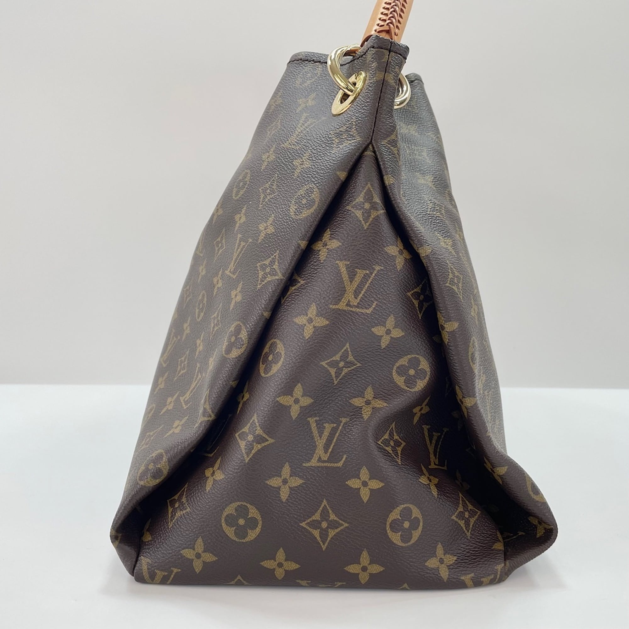 Louis Vuitton Brown Shoulder Bag (Pre-Owned)