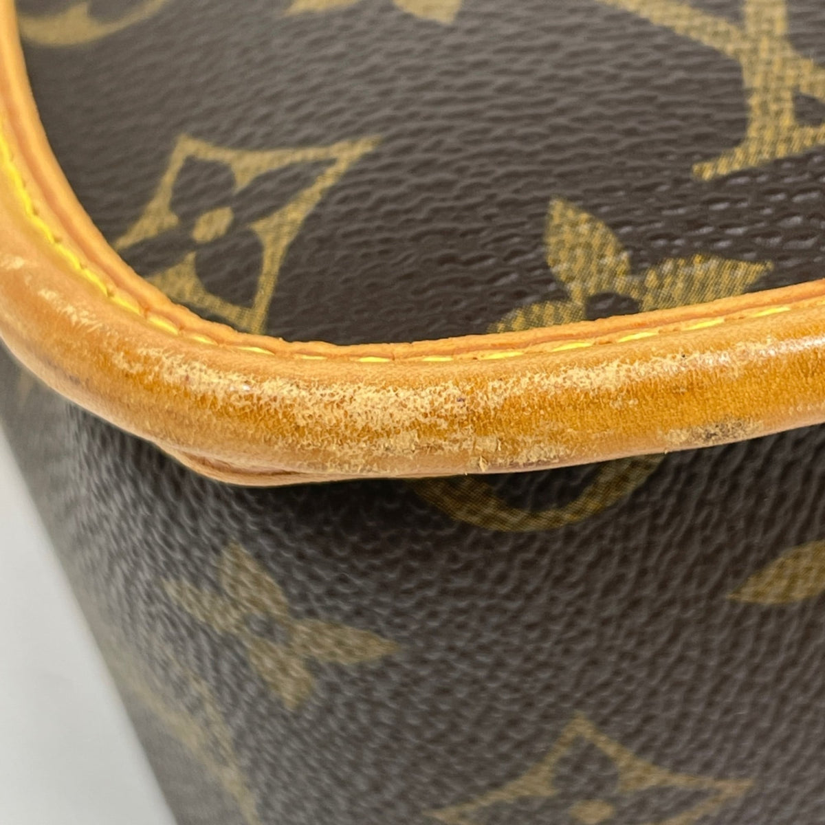Louis Vuitton Brown Monogram Shoulder Bag (Pre-Owned)