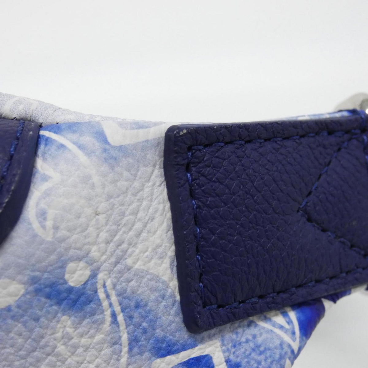 Louis Vuitton Blue Shoulder Bag (Pre-Owned)