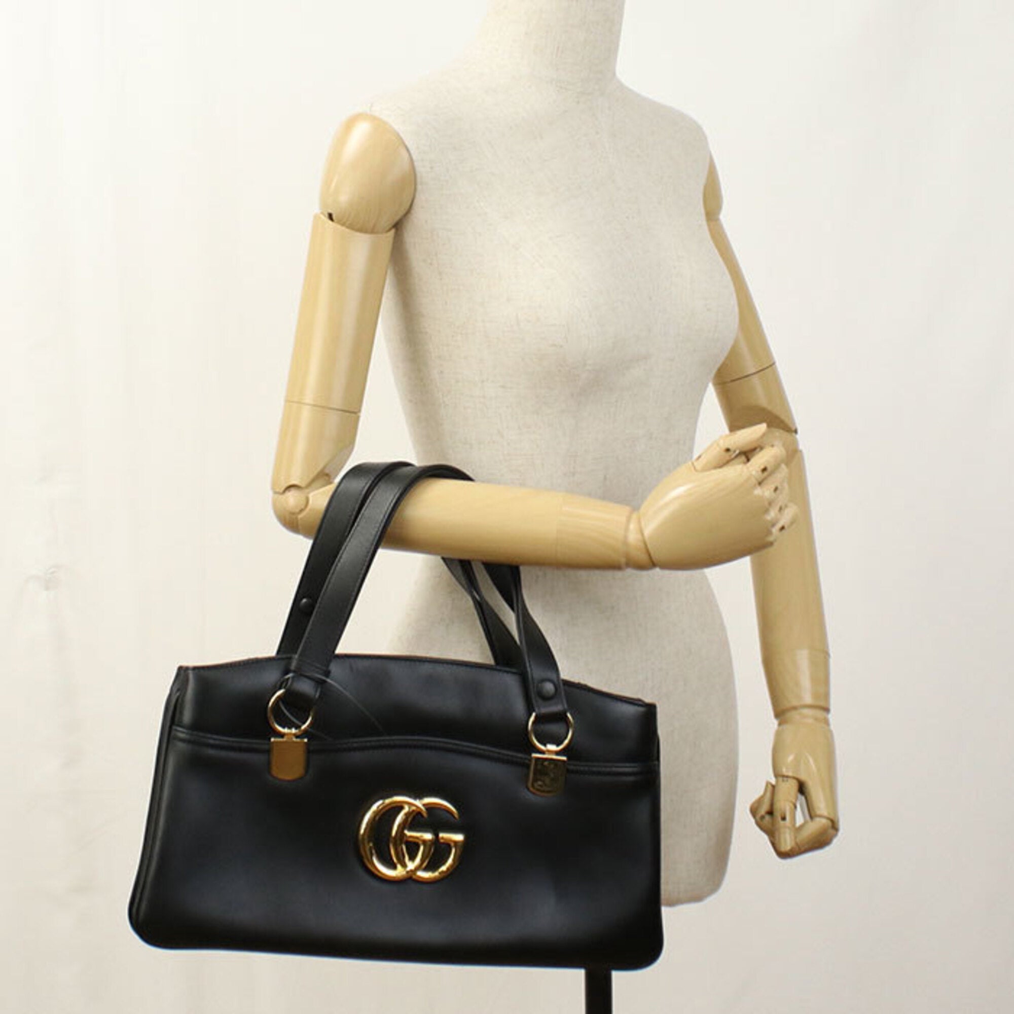 Gucci Black Leather Handbag (Pre-Owned)
