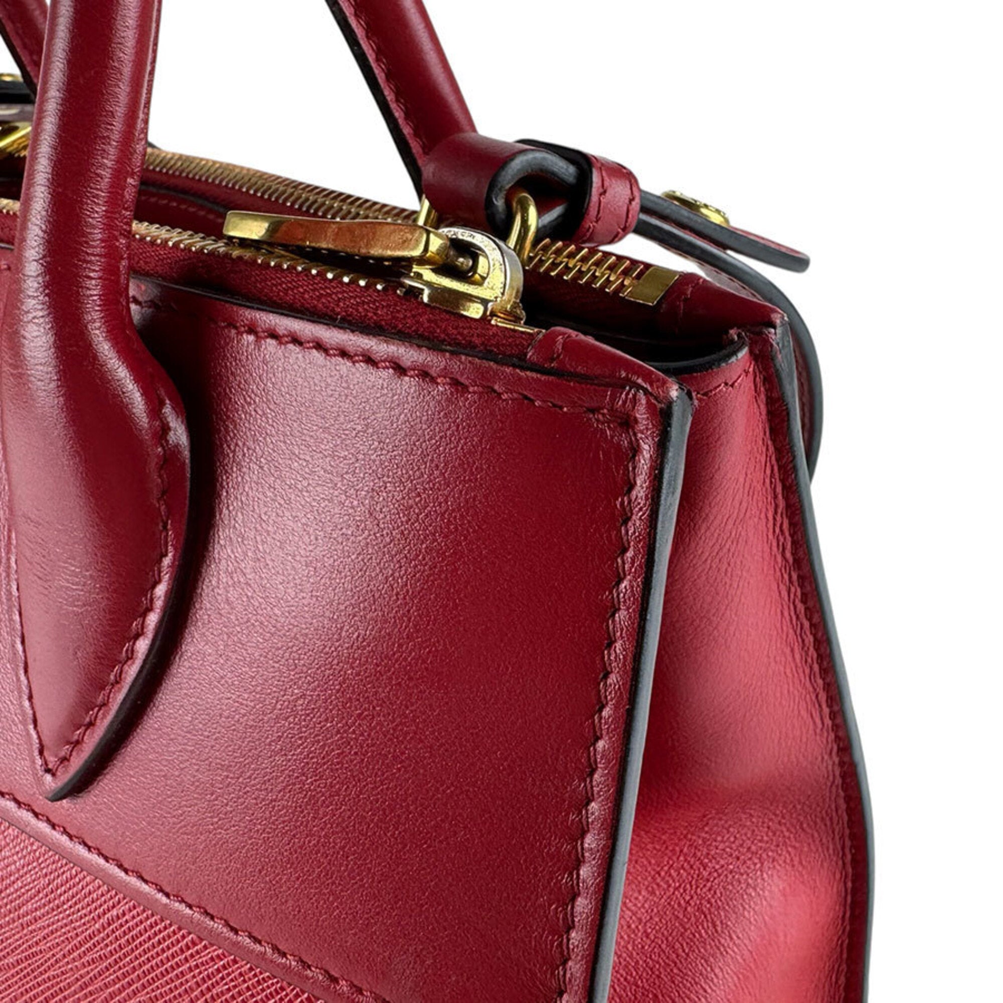 Prada Red Color Leather Handbag Shoulder Bag (Pre-Owned)