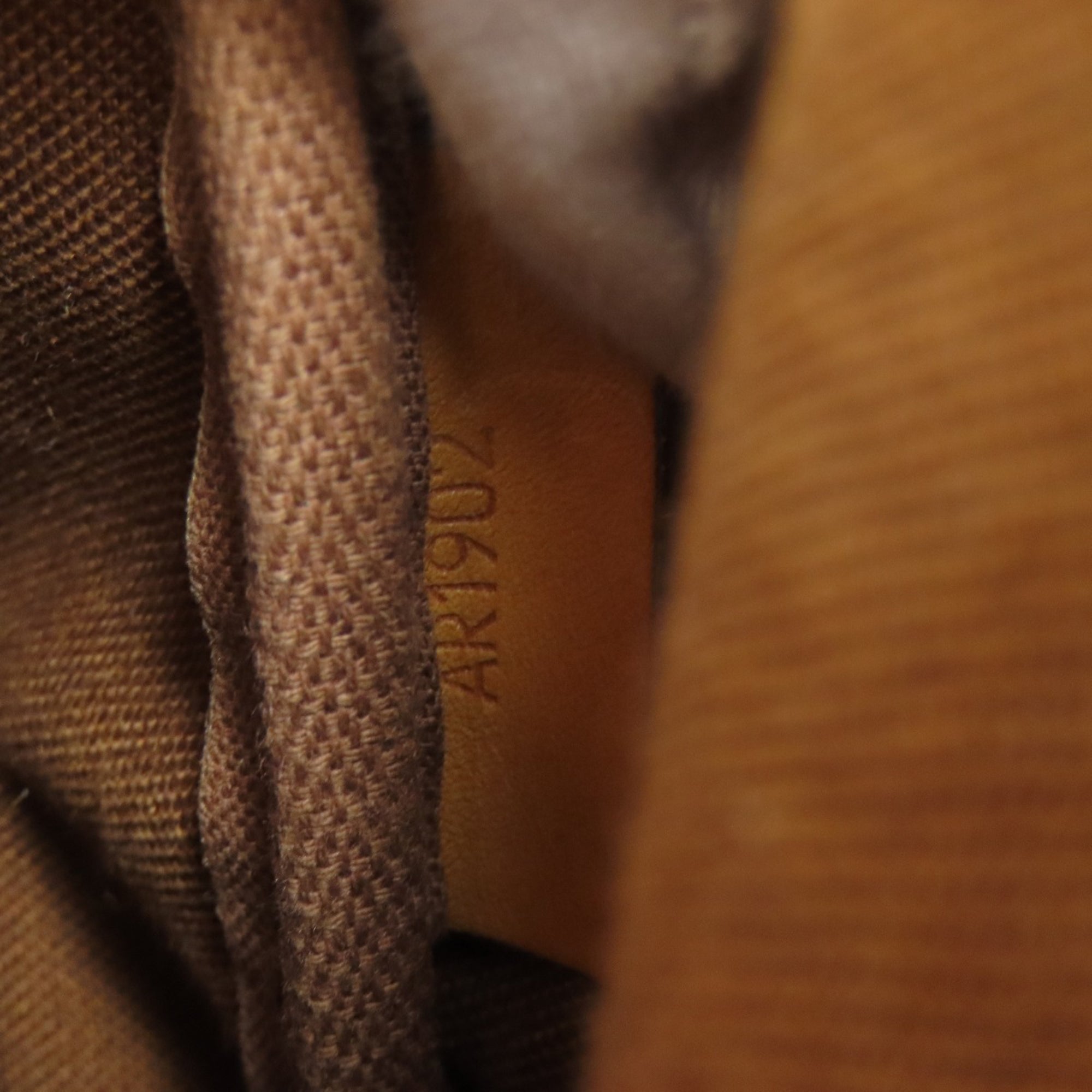 Louis Vuitton Monogram Monogram Shoulder Bag (Pre-Owned)