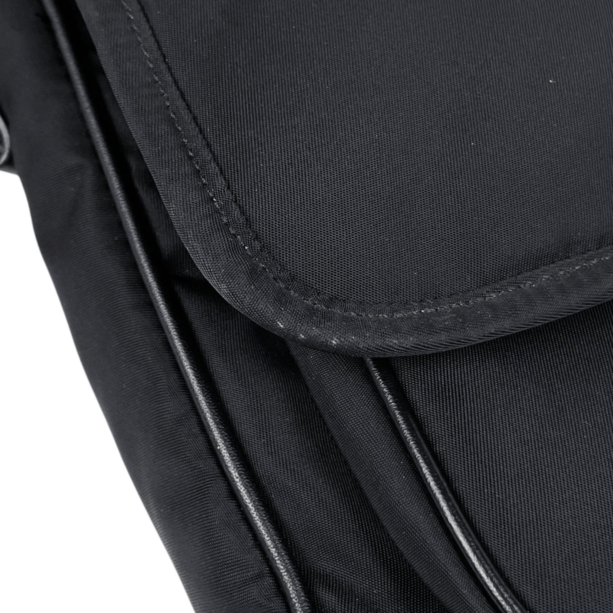 Yves Saint Laurent Black Nylon Messenger Bag Shoulder Bag (Pre-Owned)