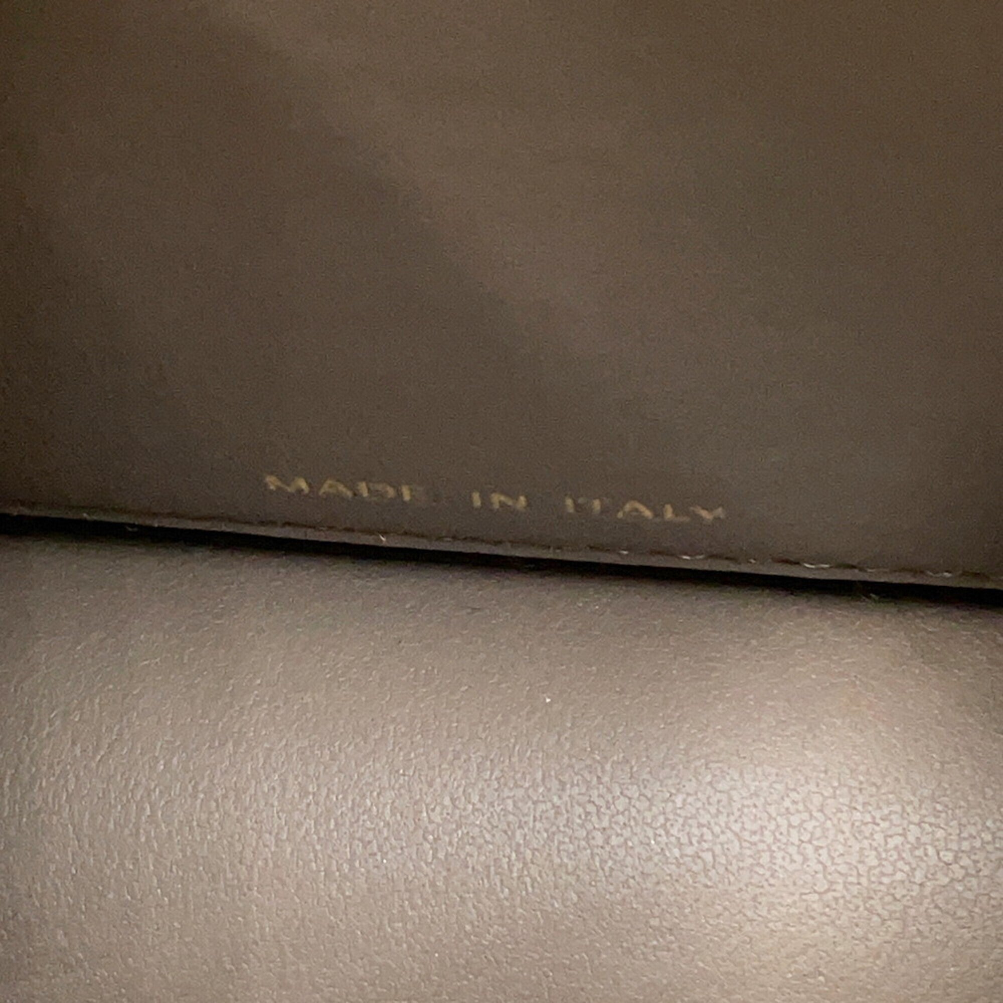 Fendi Peekaboo Gray Leather Handbag (Pre-Owned)