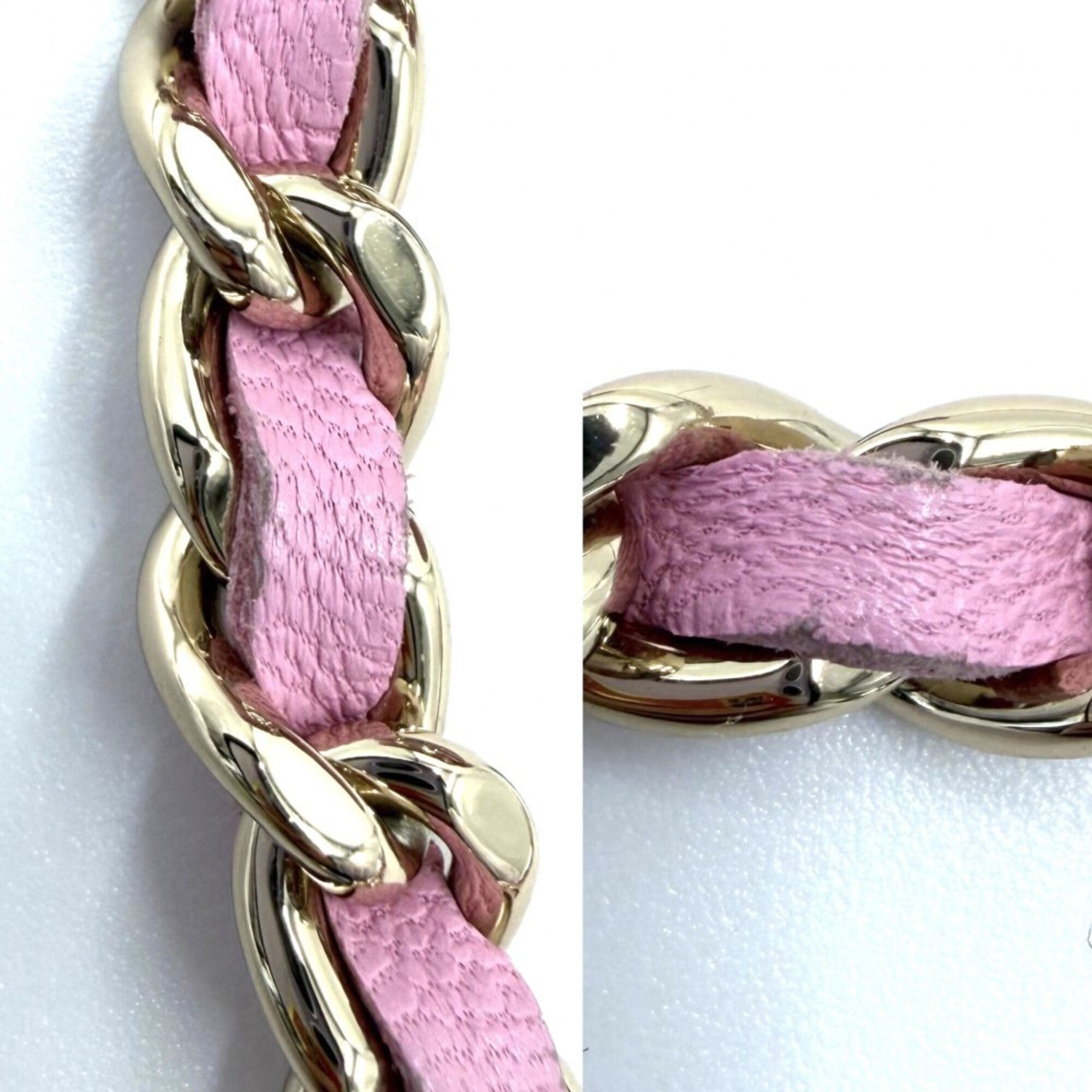 Chanel Pink Leather Pochette Shoulder Bag (Pre-Owned)