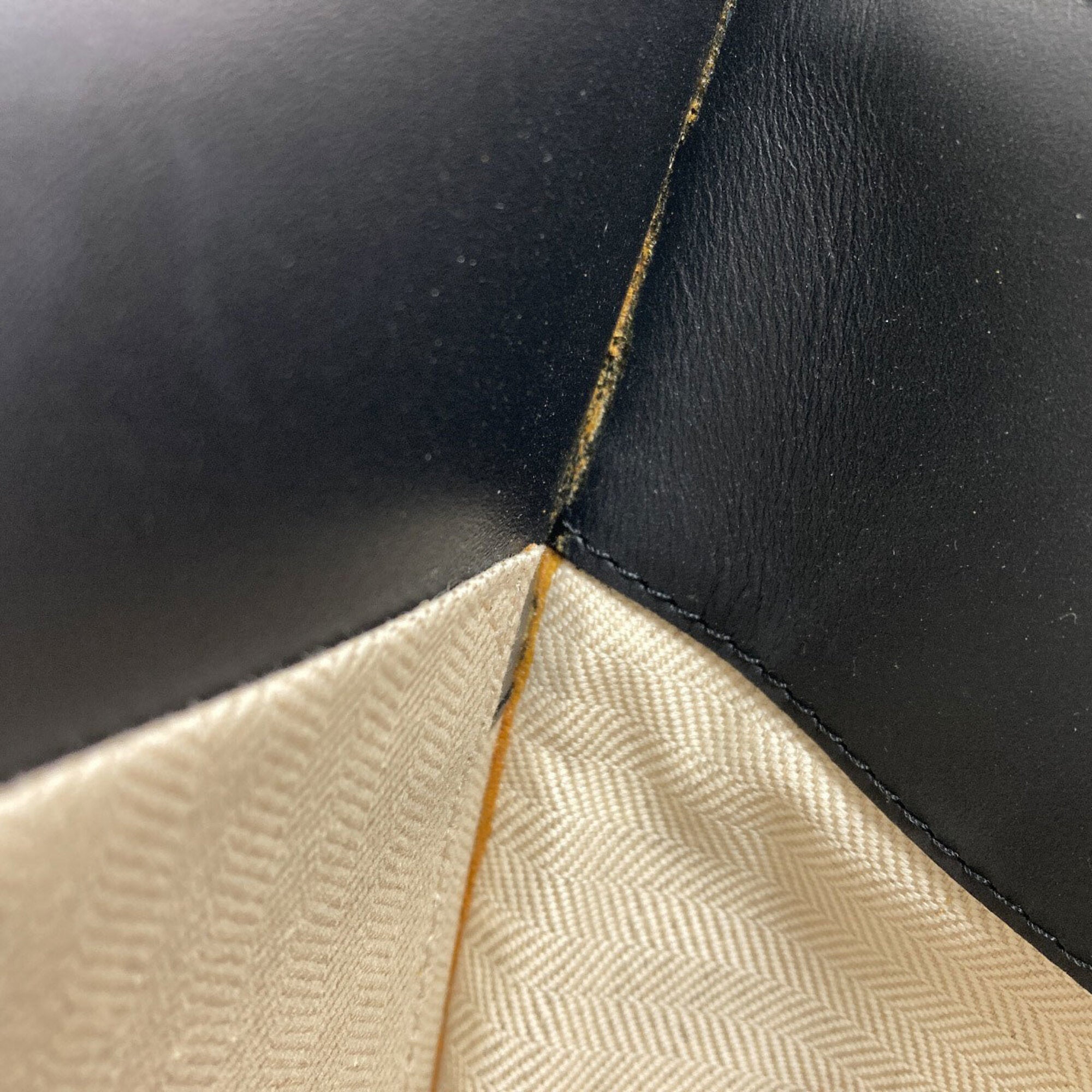 Loewe Black Leather Tote Bag (Pre-Owned)