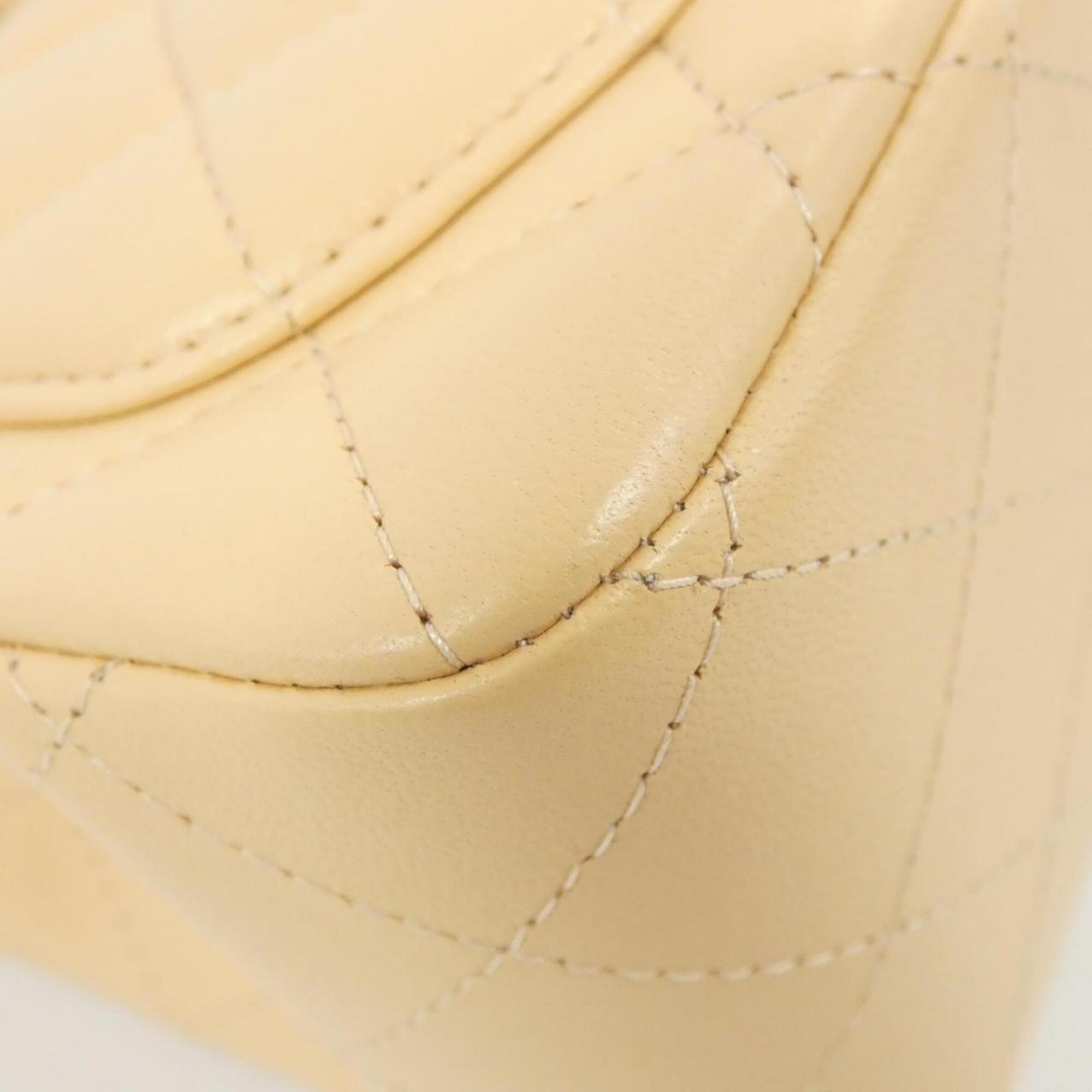 Chanel Beige Leather Shoulder Bag (Pre-Owned)
