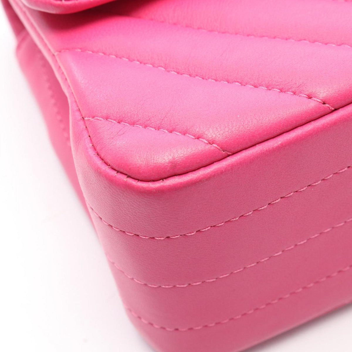 Chanel Pink Leather Handbag Shoulder Bag (Pre-Owned)