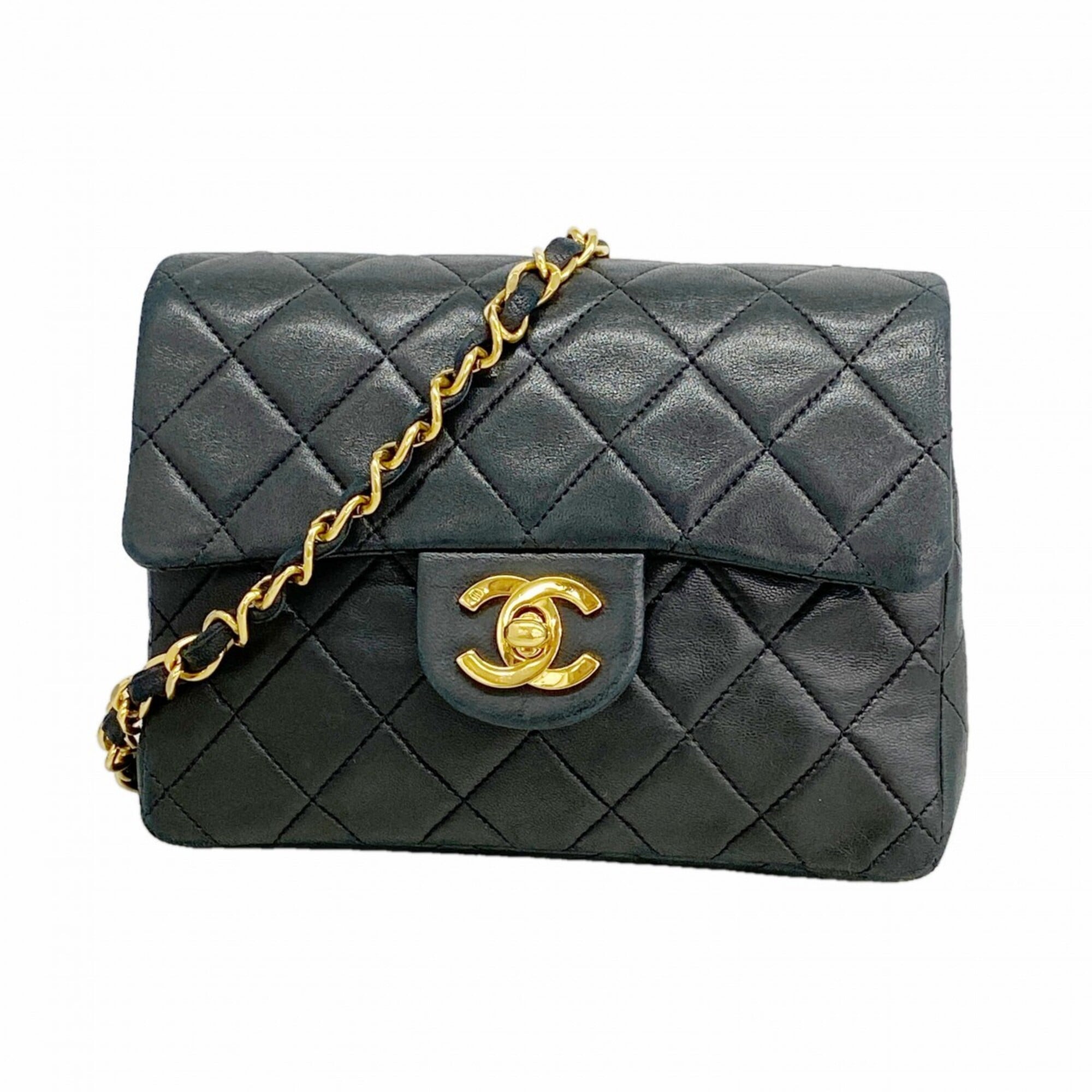 Chanel Black Leather Shoulder Bag (Pre-Owned)