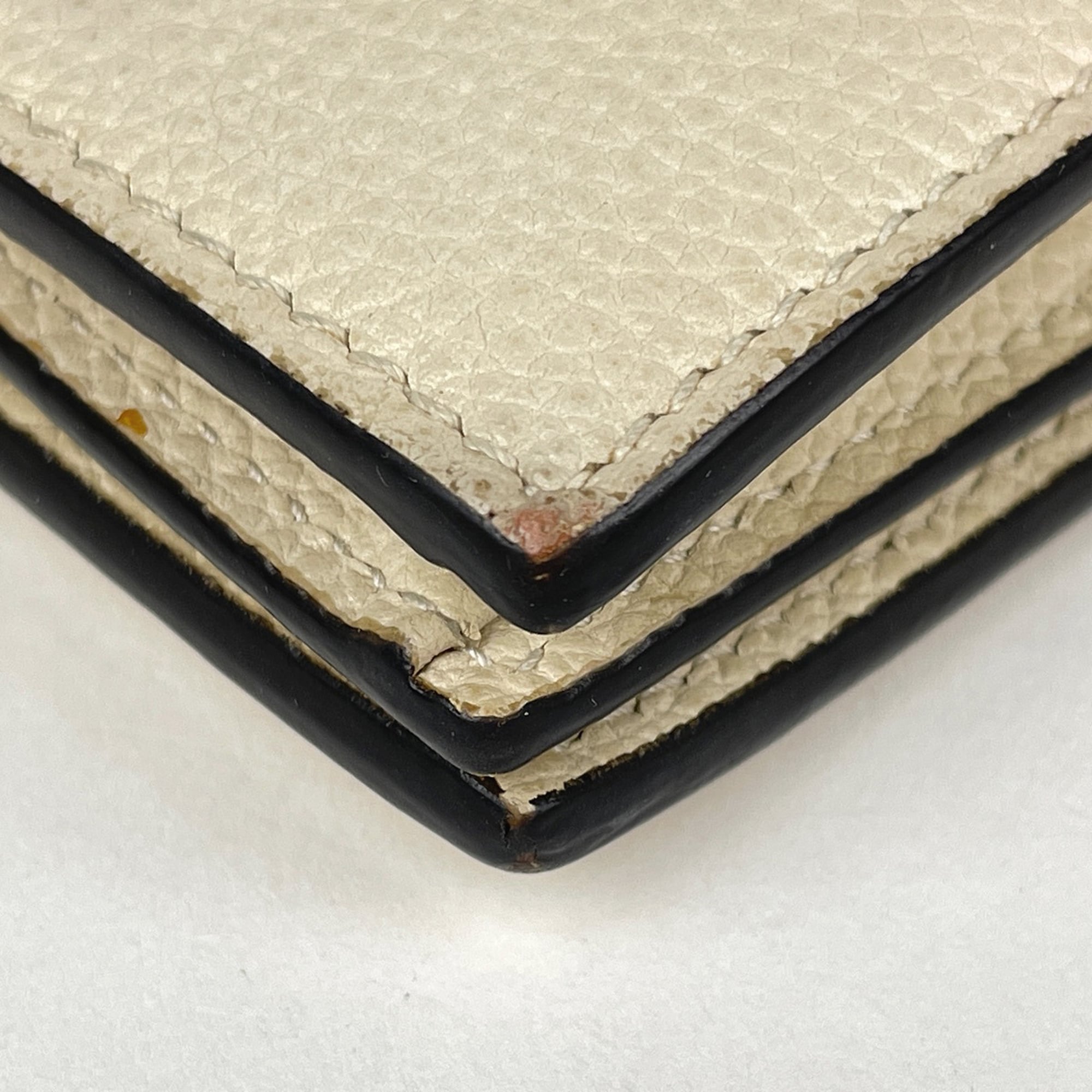 Gucci Ivory Leather (Pre-Owned)